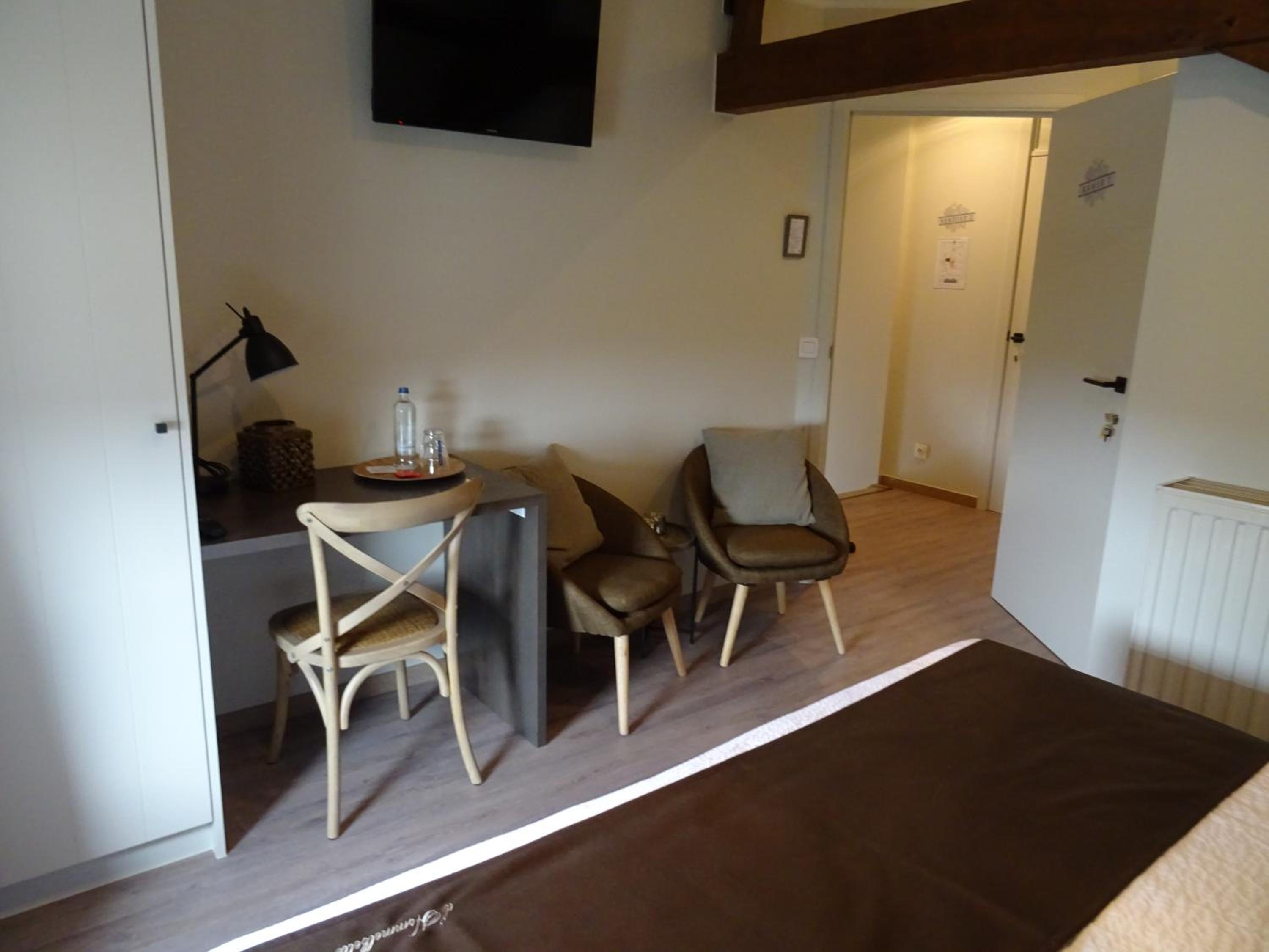 Small Double Room - Photo 3