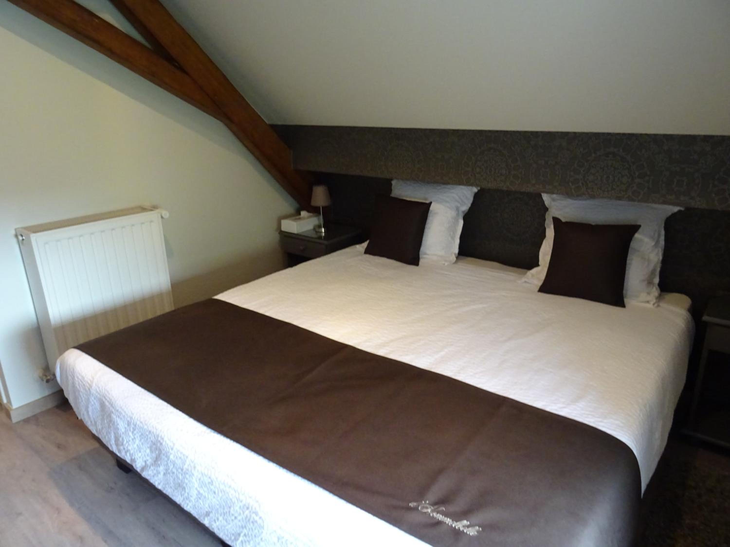 Small Double Room - Photo 7