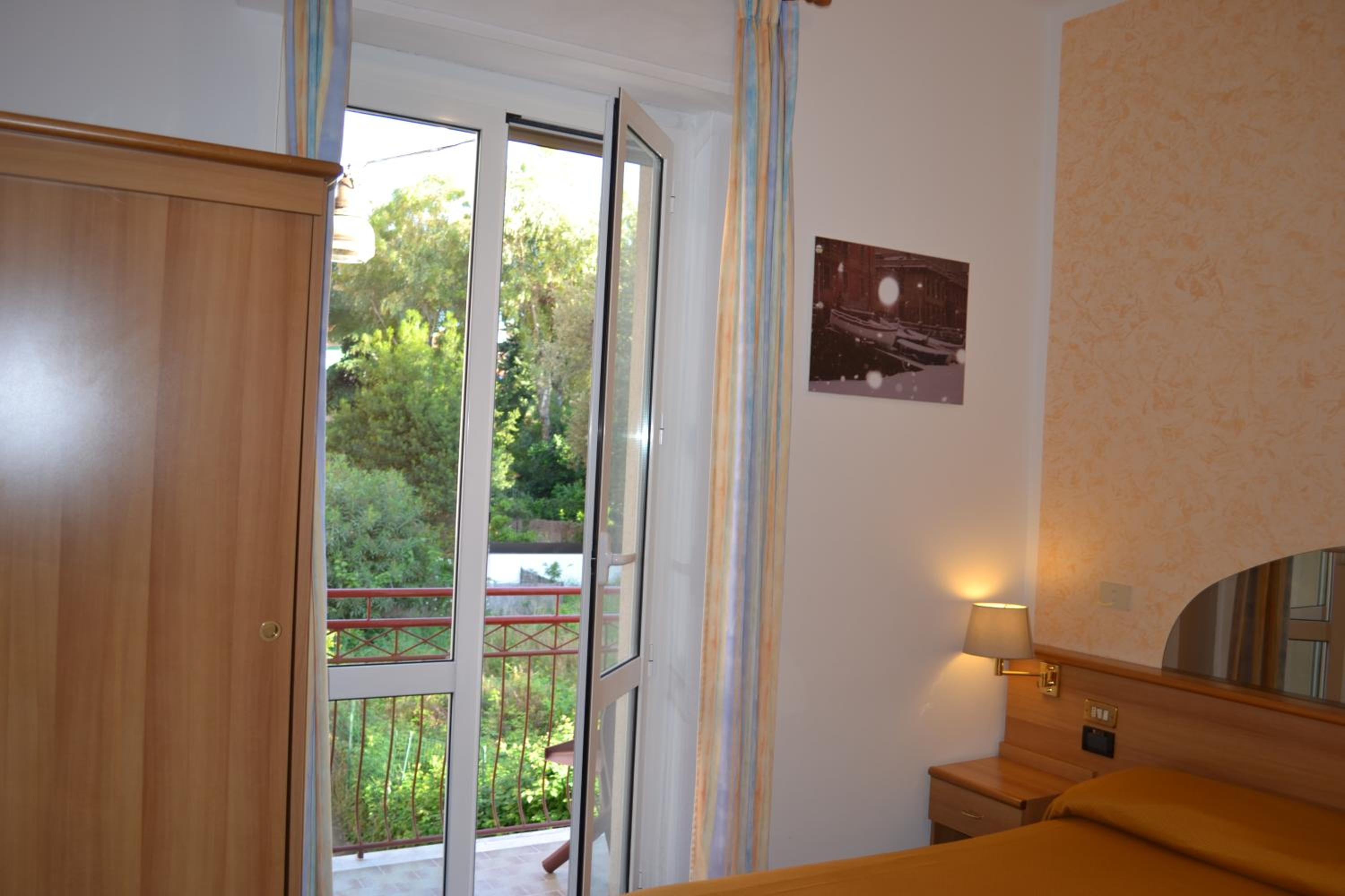 Double Room with Balcony photo 2