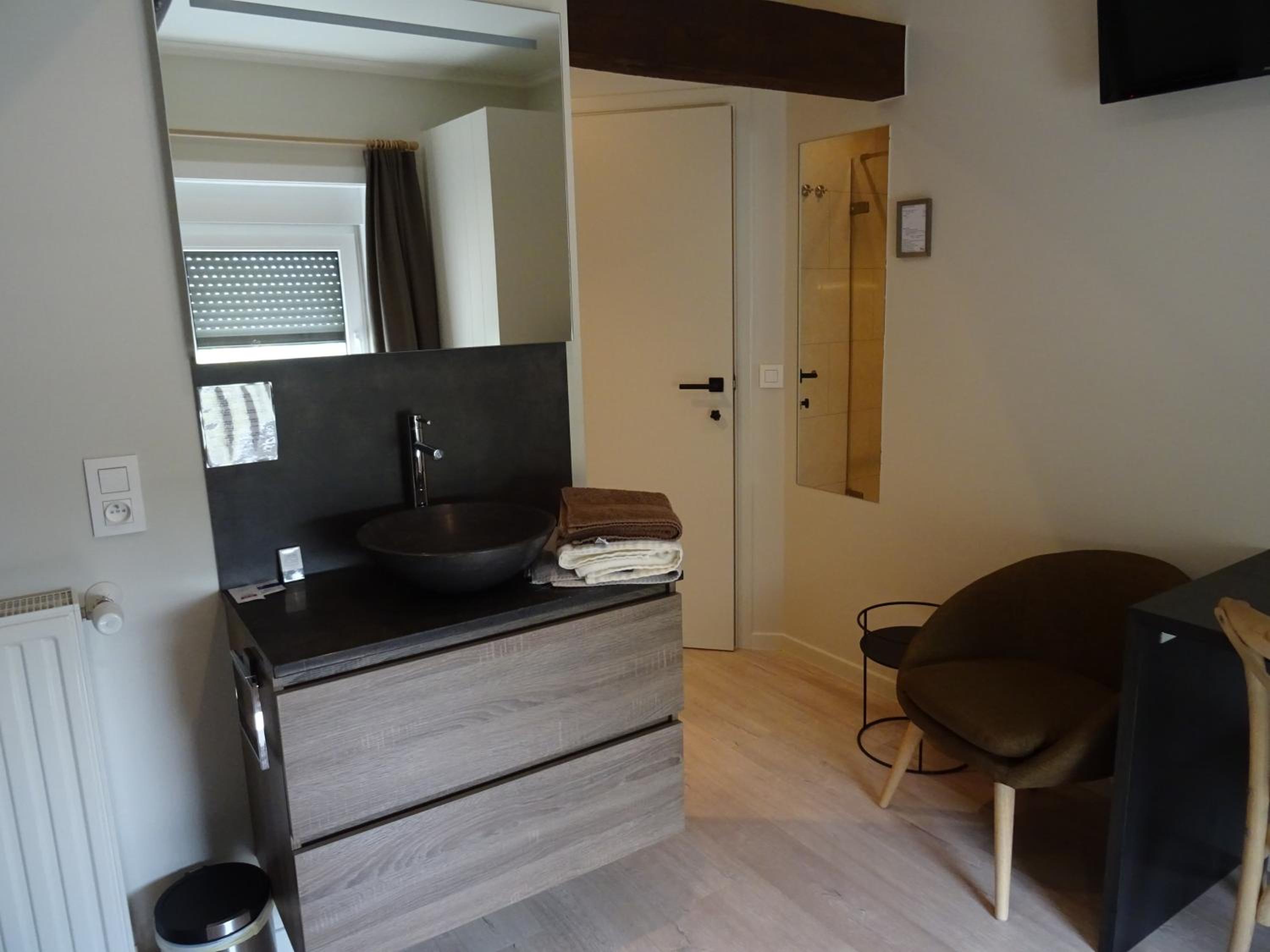 Single Room photo 2