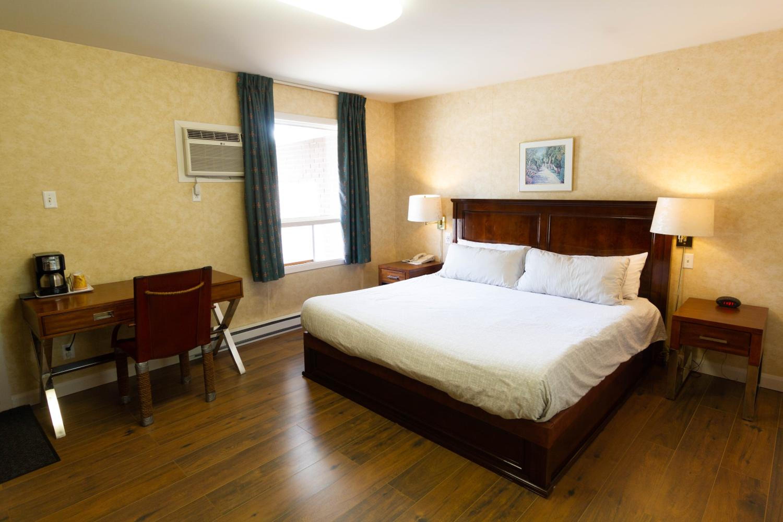 Standard King Room - Photo 2