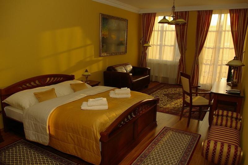 Standard Double Room - Photo 13