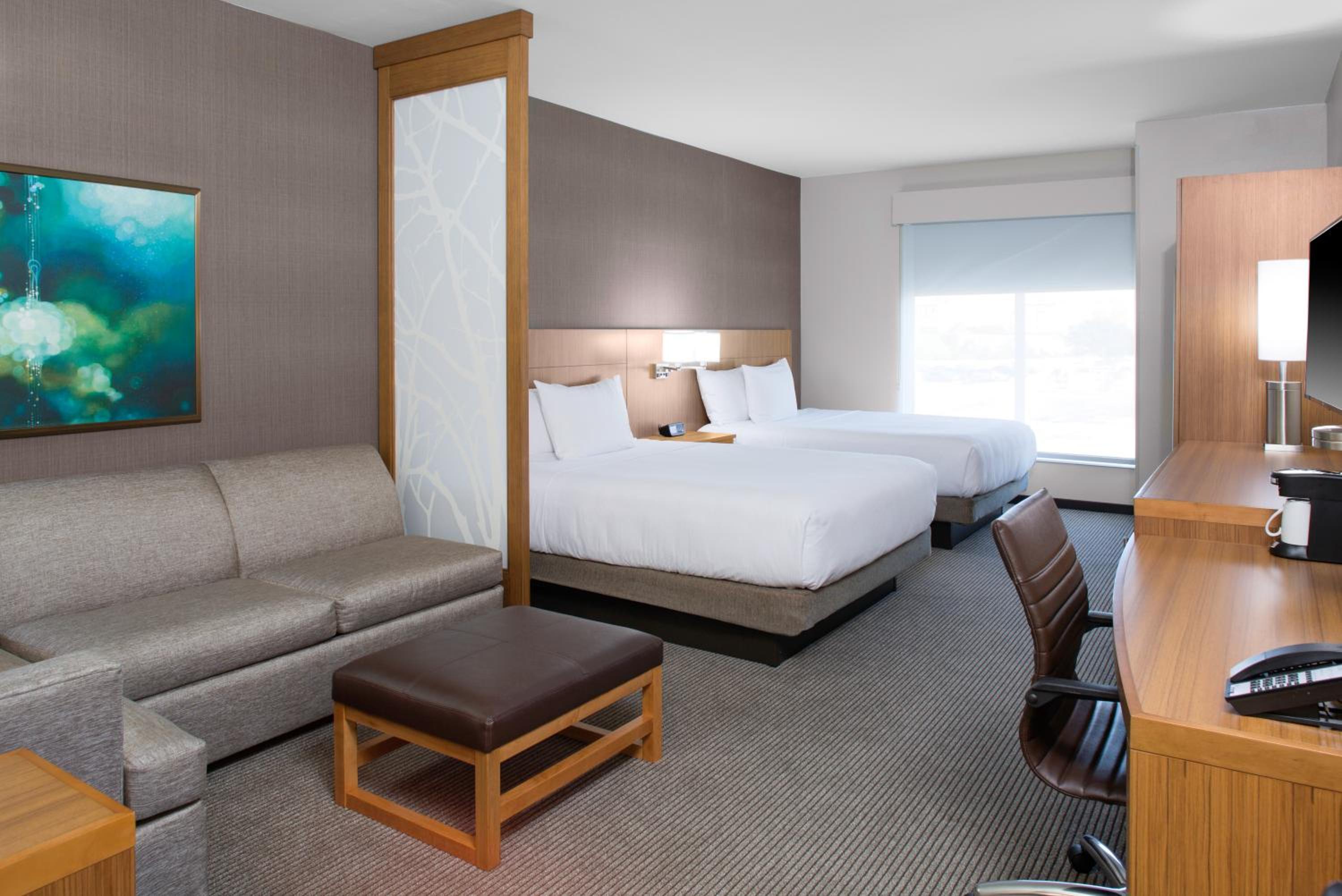 Queen Room with Two Queen Beds and Sofa Bed - High Floor