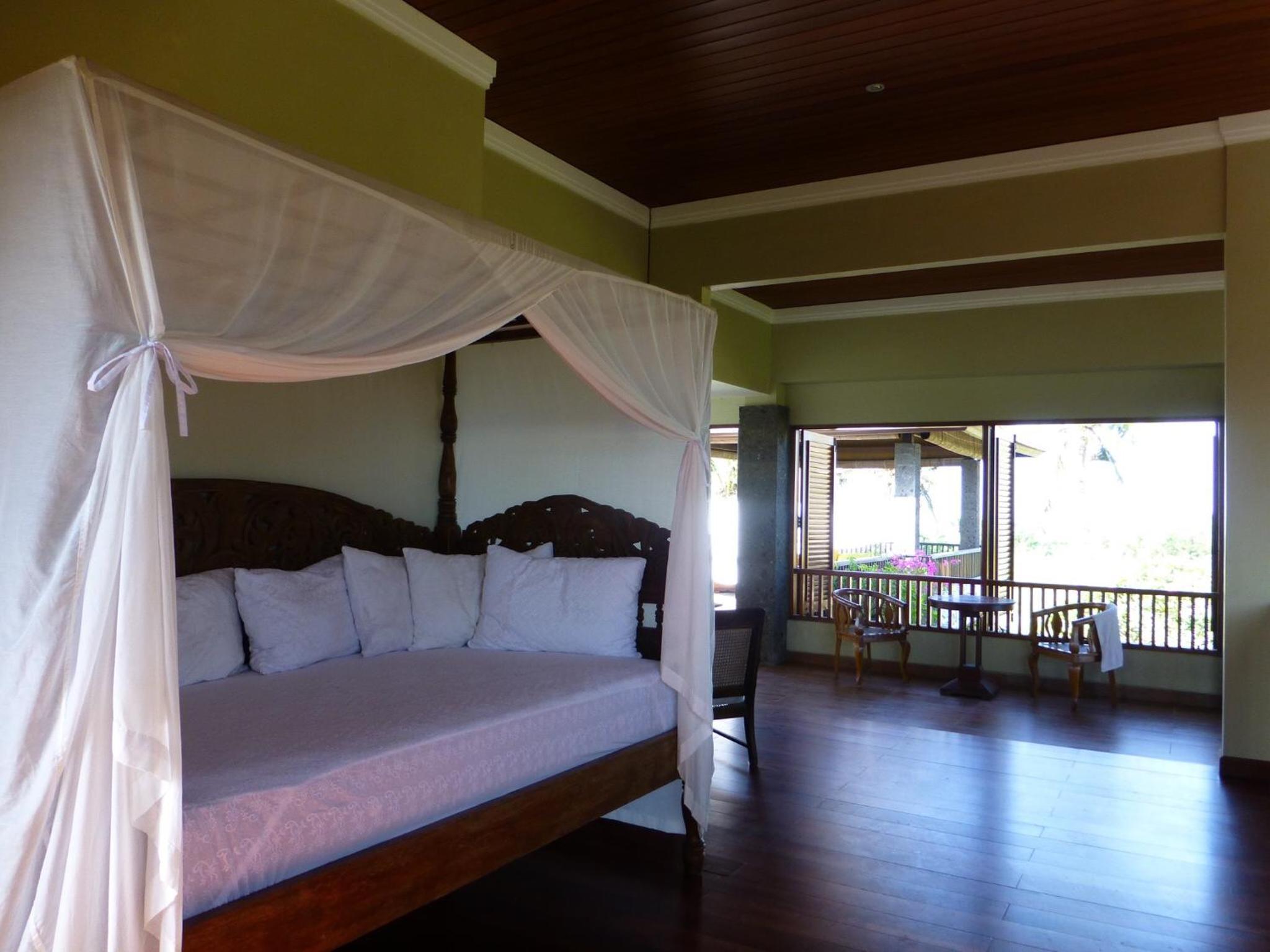 Three-Bedroom Villa with Private Pool photo 1