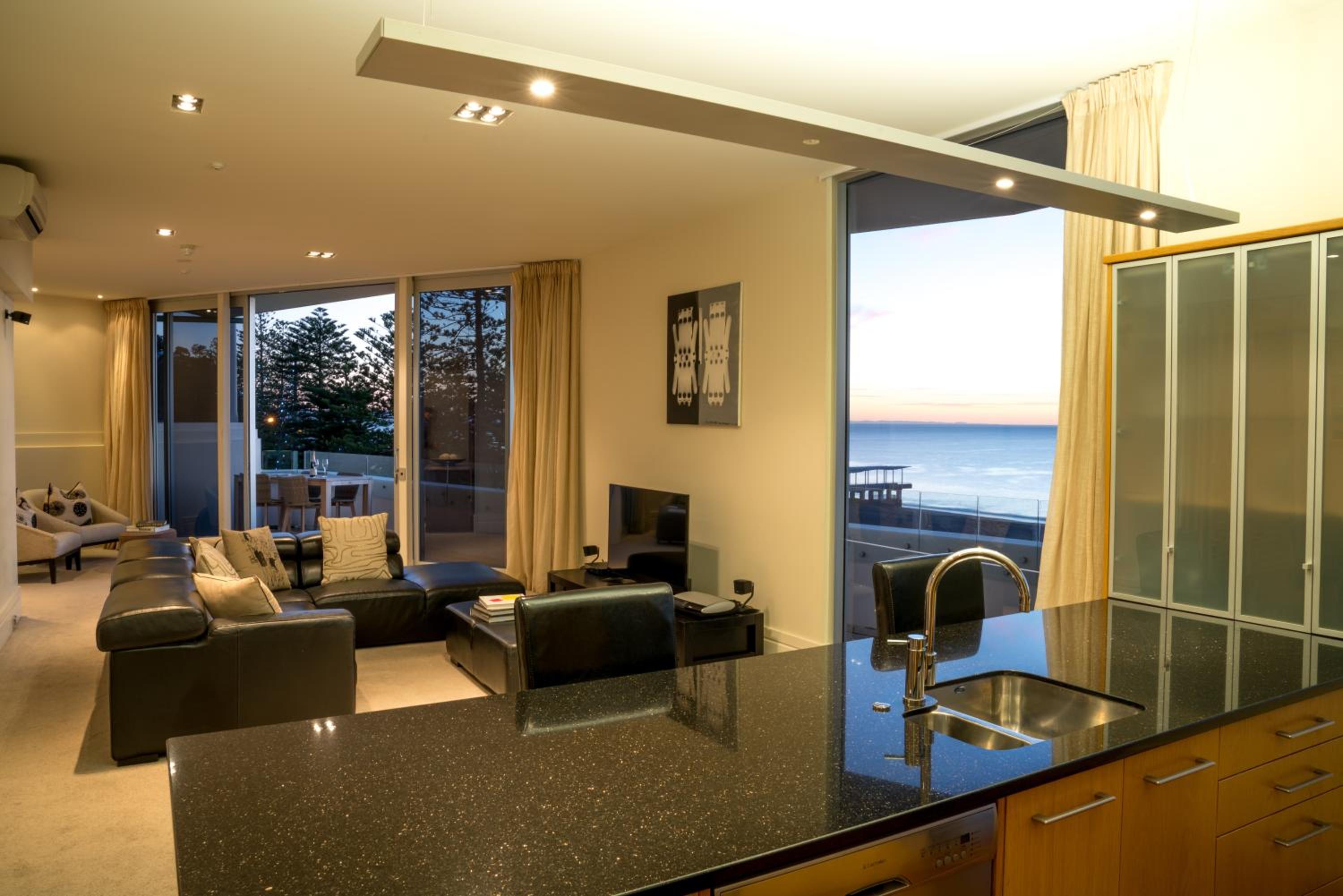 Two-Bedroom Penthouse with Sea View  - Photo 27