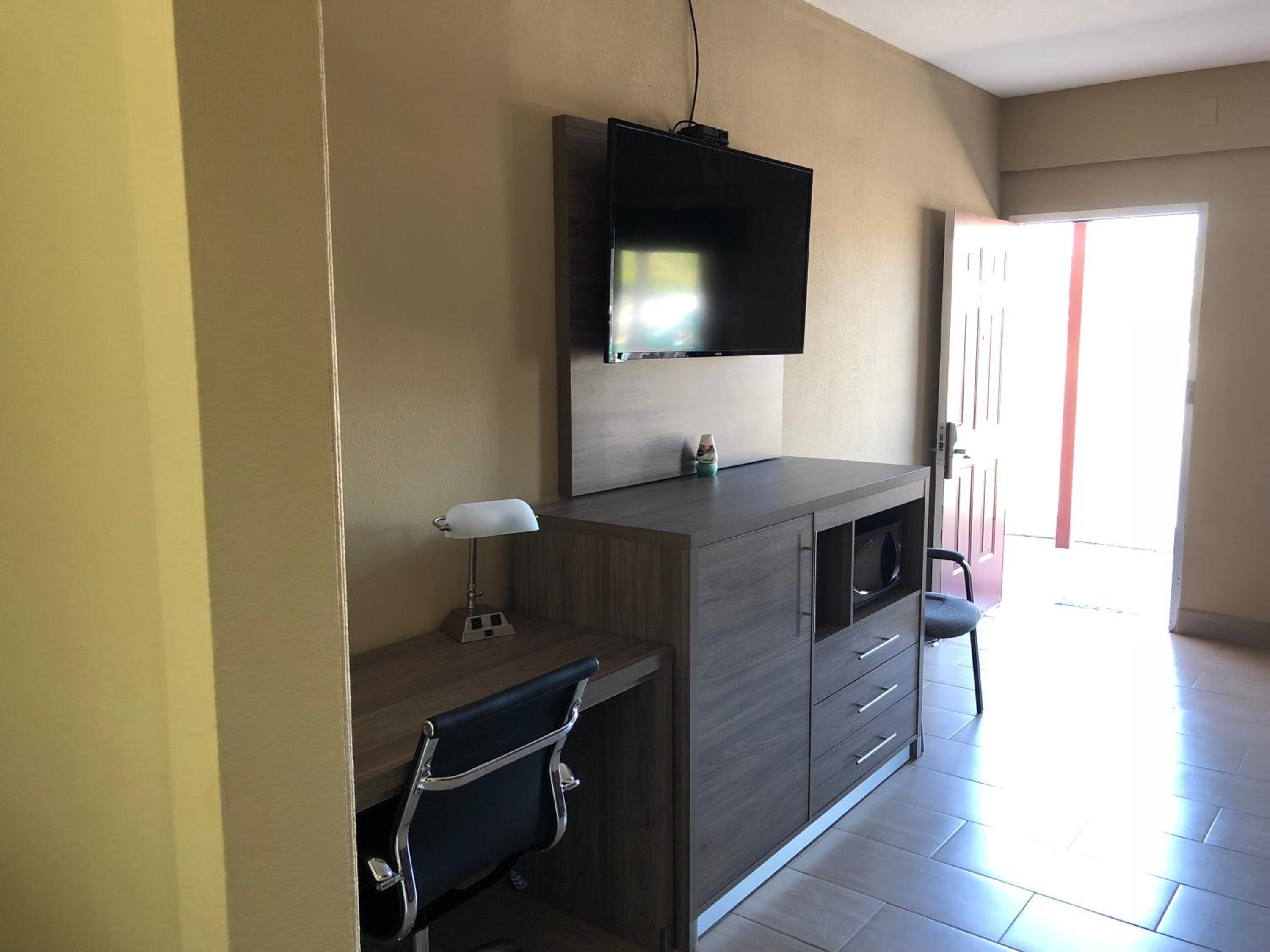 Double Room - Photo 8