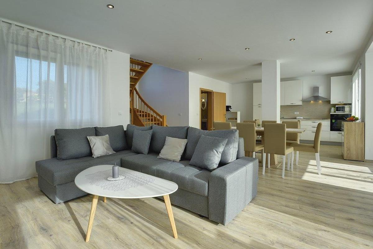 Three-Bedroom Vacation Home  photo 2