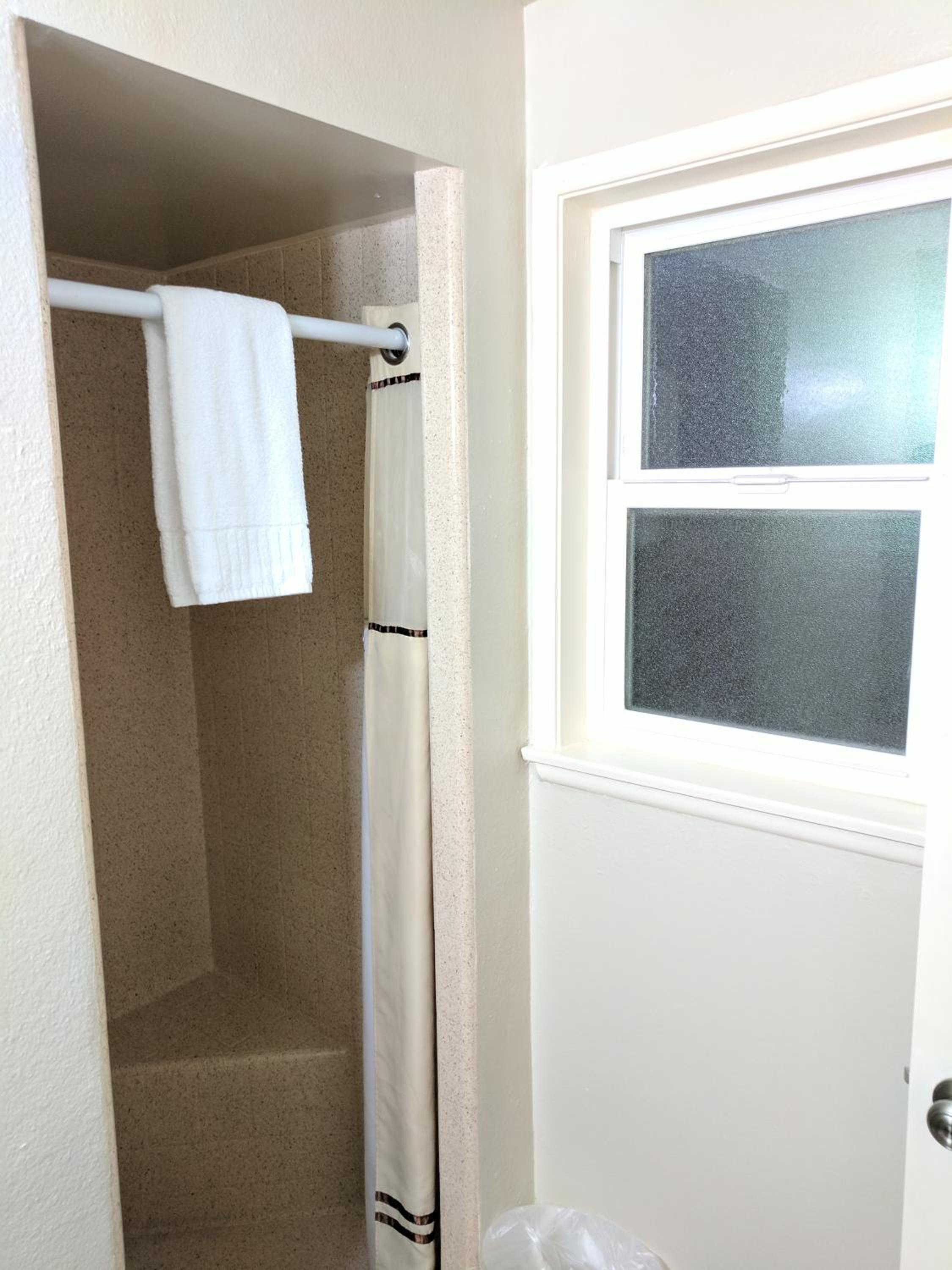 Queen Room - Photo 4
