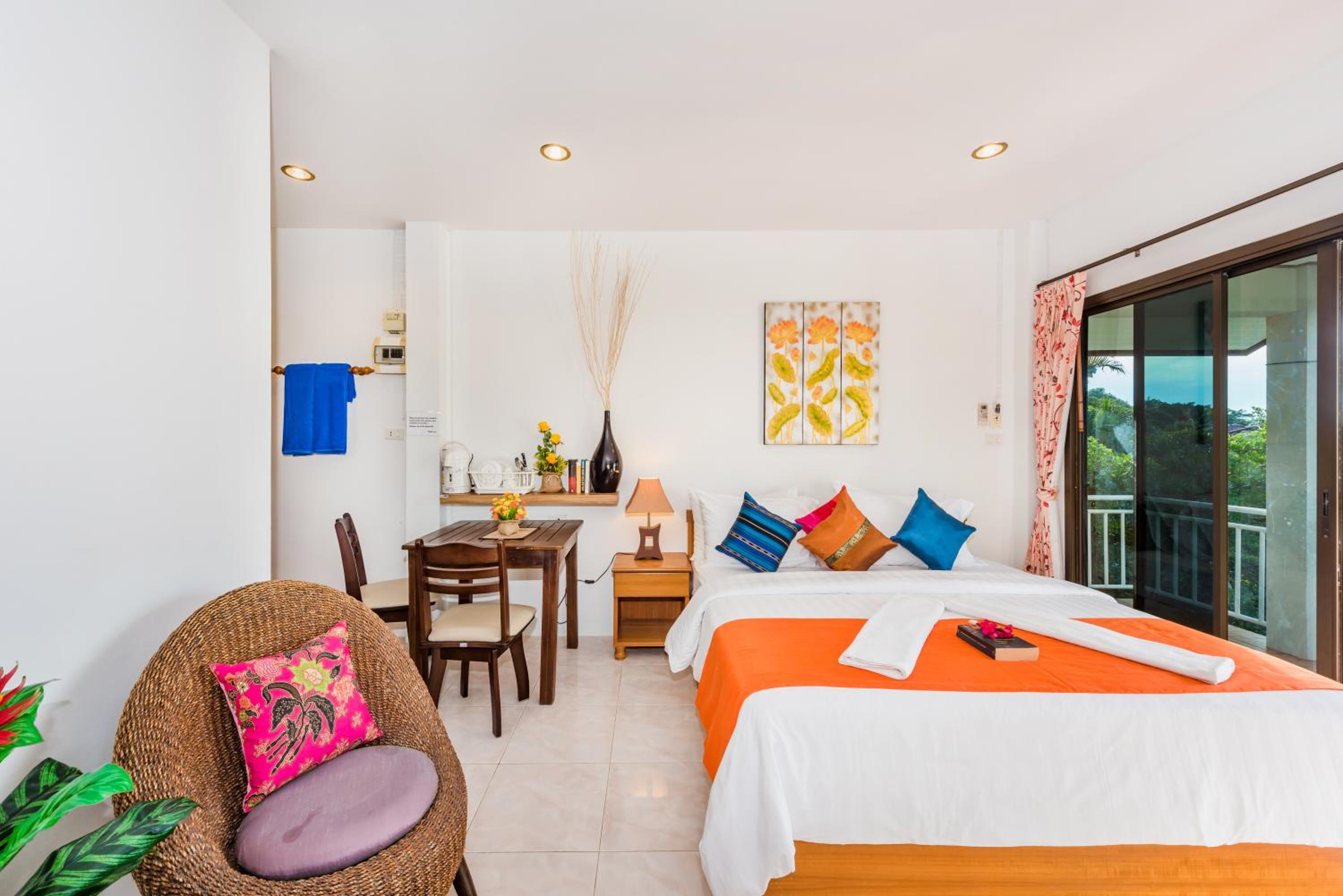 Superior Seaview Double Bed with Balcony photo 3