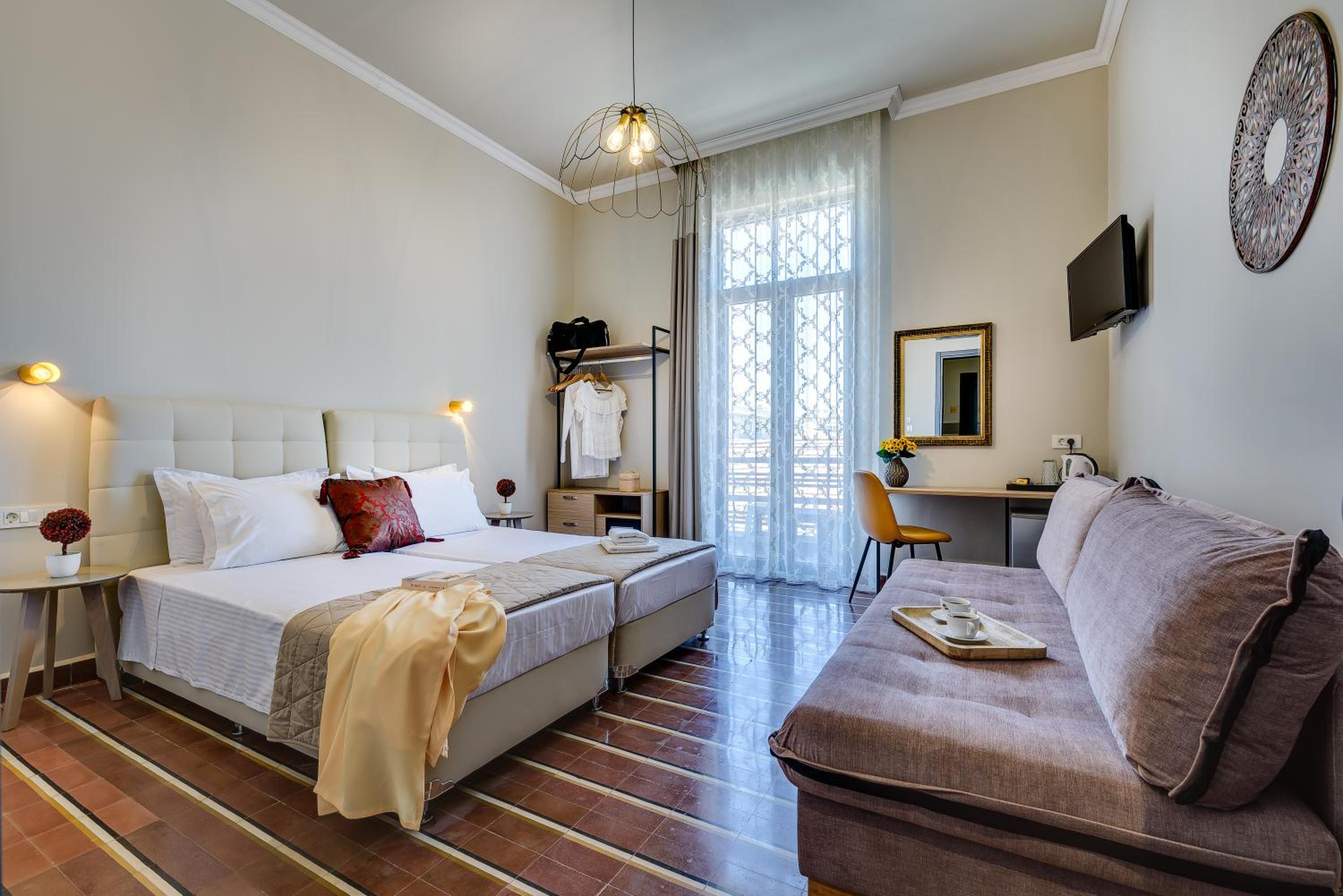 Deluxe Suite with Balcony photo 1