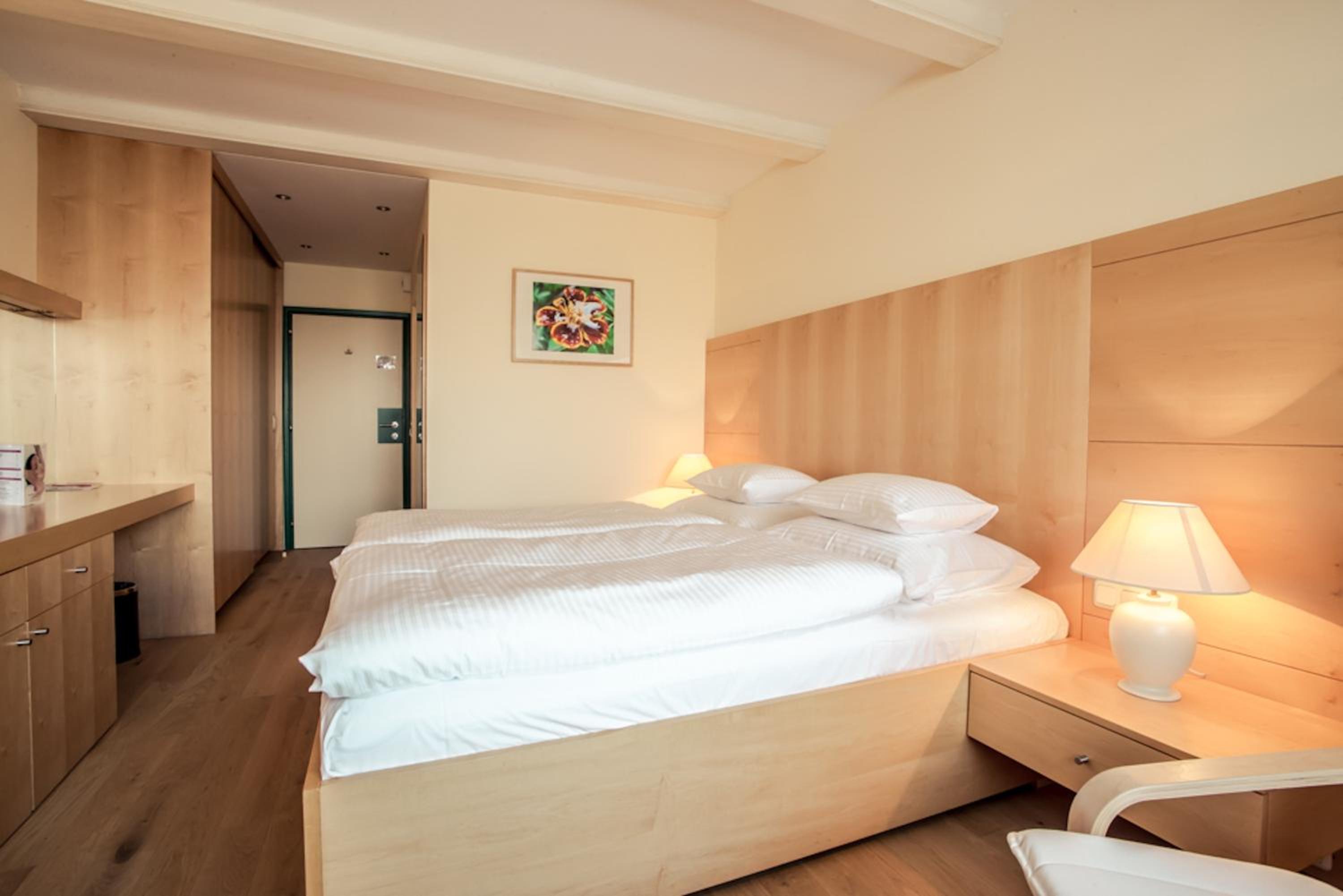 Family Room (2 Adults + 1 Child) with Balcony photo 2