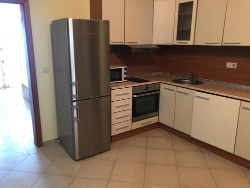Deluxe One-Bedroom Apartment with Sea View photo 2