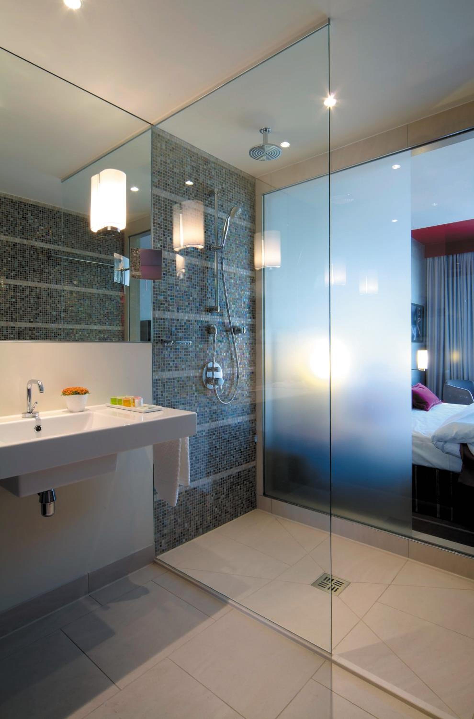 Premium Room with Roof Top View thumbnail 5