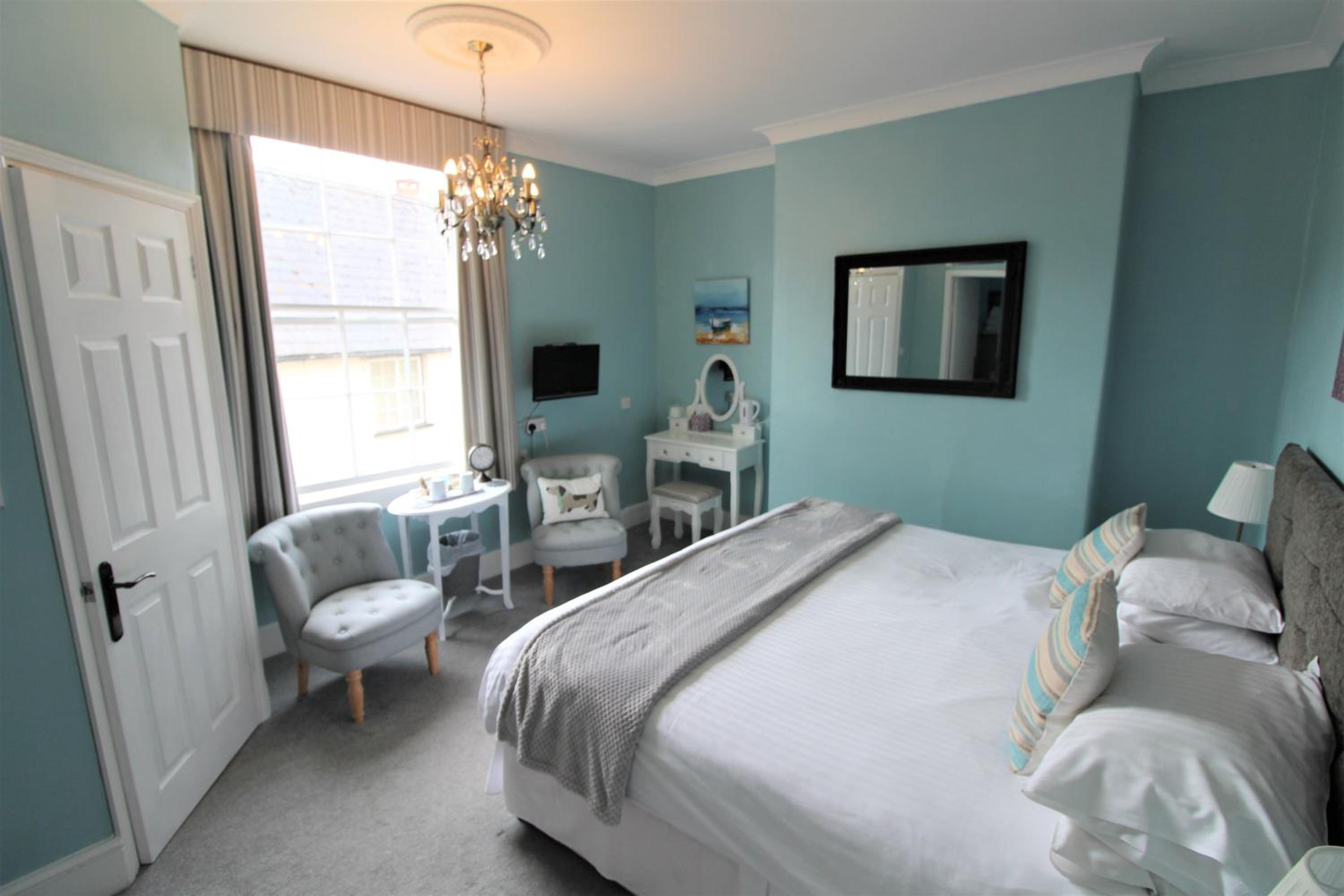 Large Double Room - Photo 1