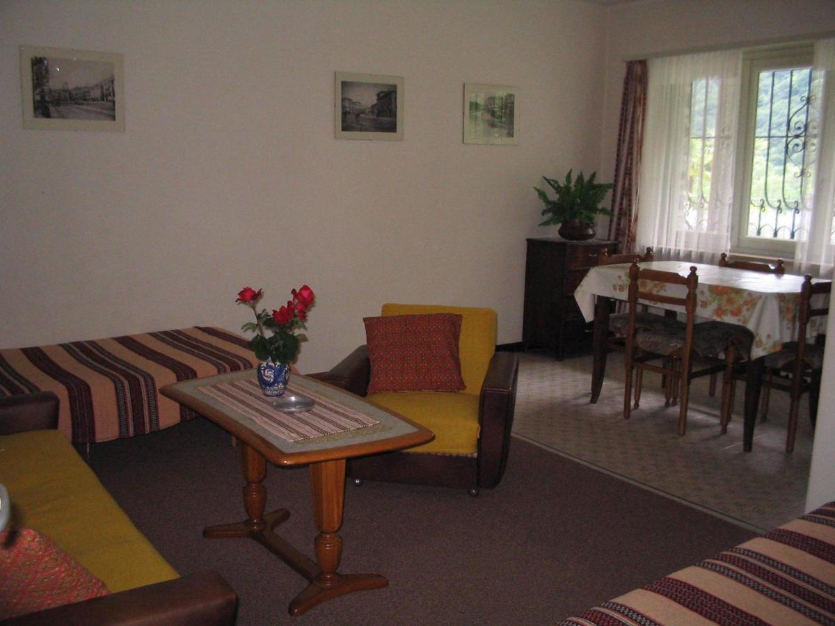 One-Bedroom Apartment photo 3