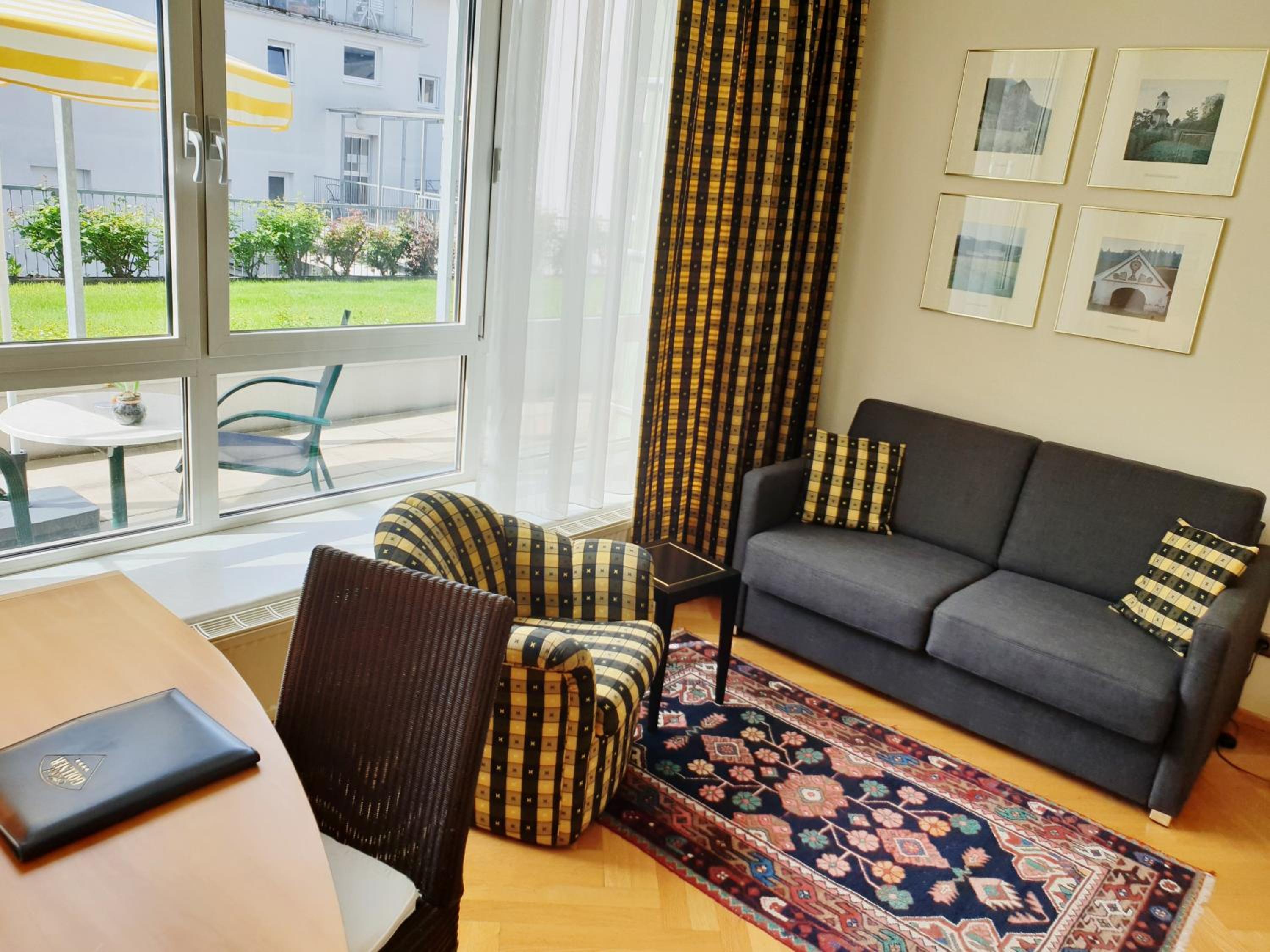 One-Bedroom Apartment - Photo 6
