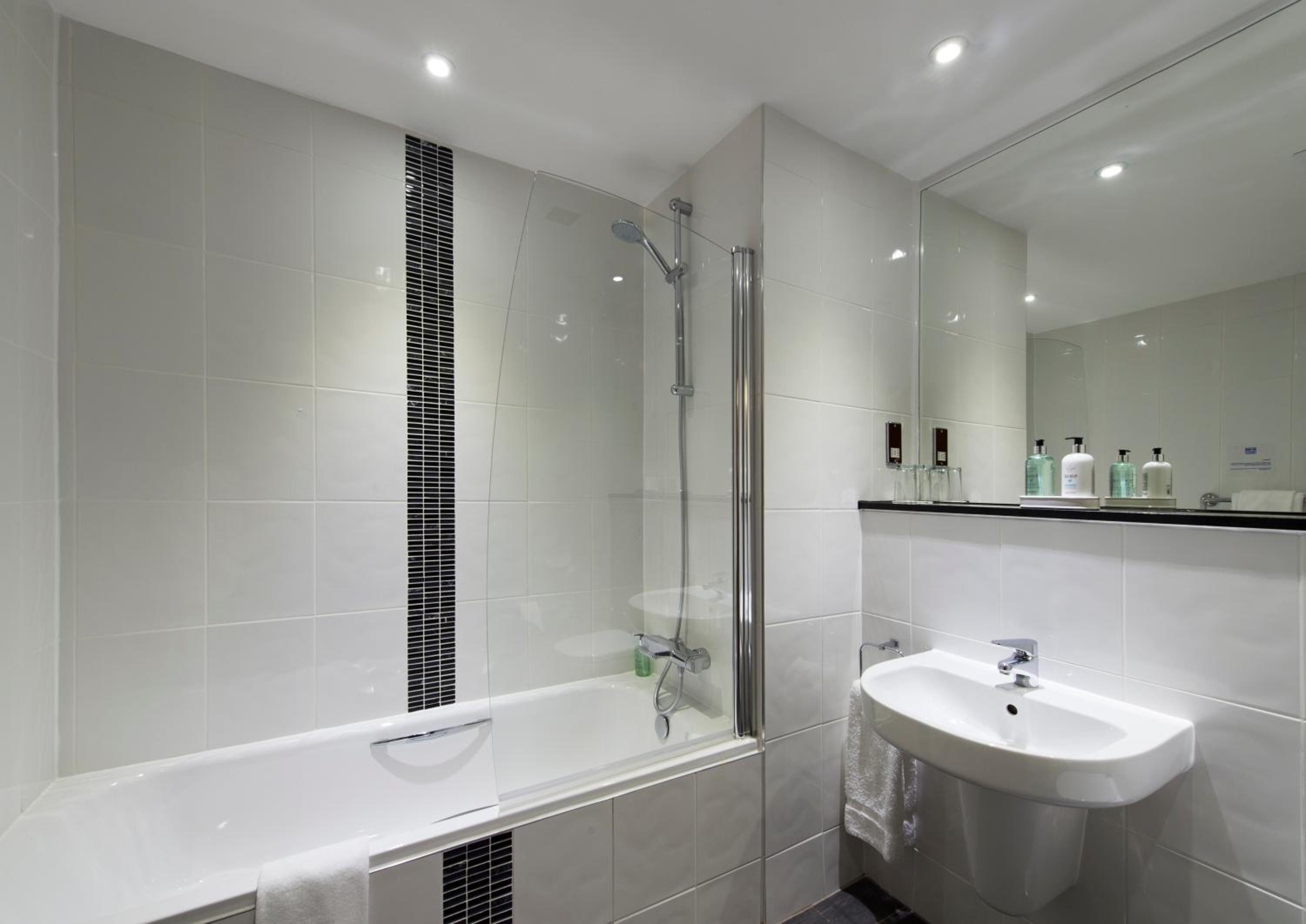 Standard Double or Twin Room - Photo 2