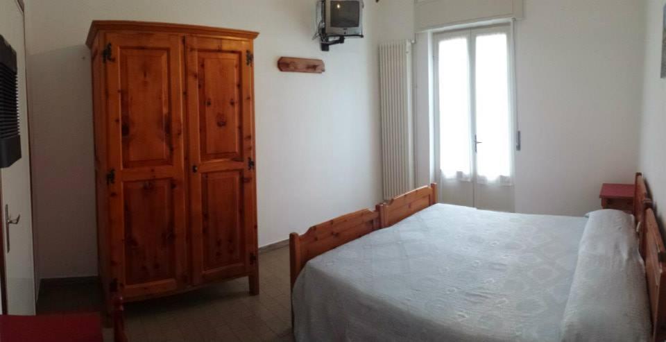 Double or Twin Room - Photo 3