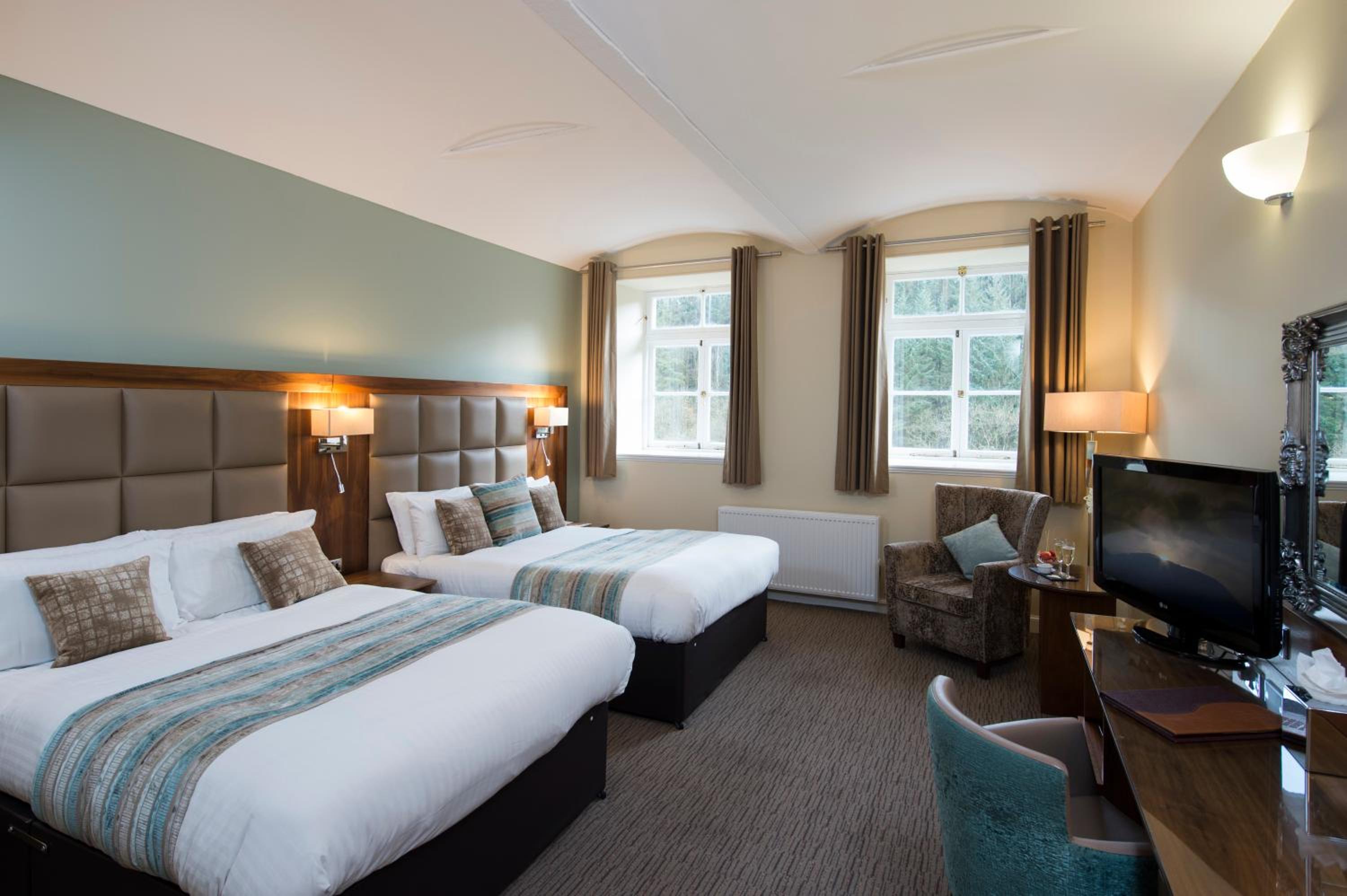 Double Deluxe Twin Room