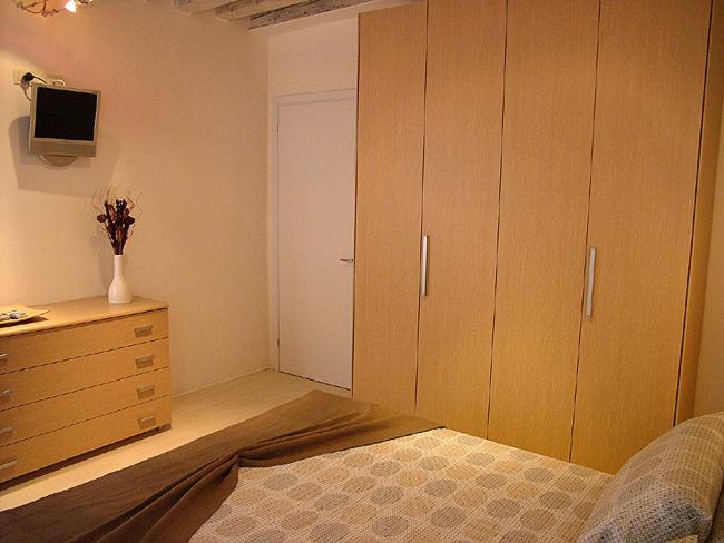 Rialto Two-Bedroom Apartment - Split Level photo 1