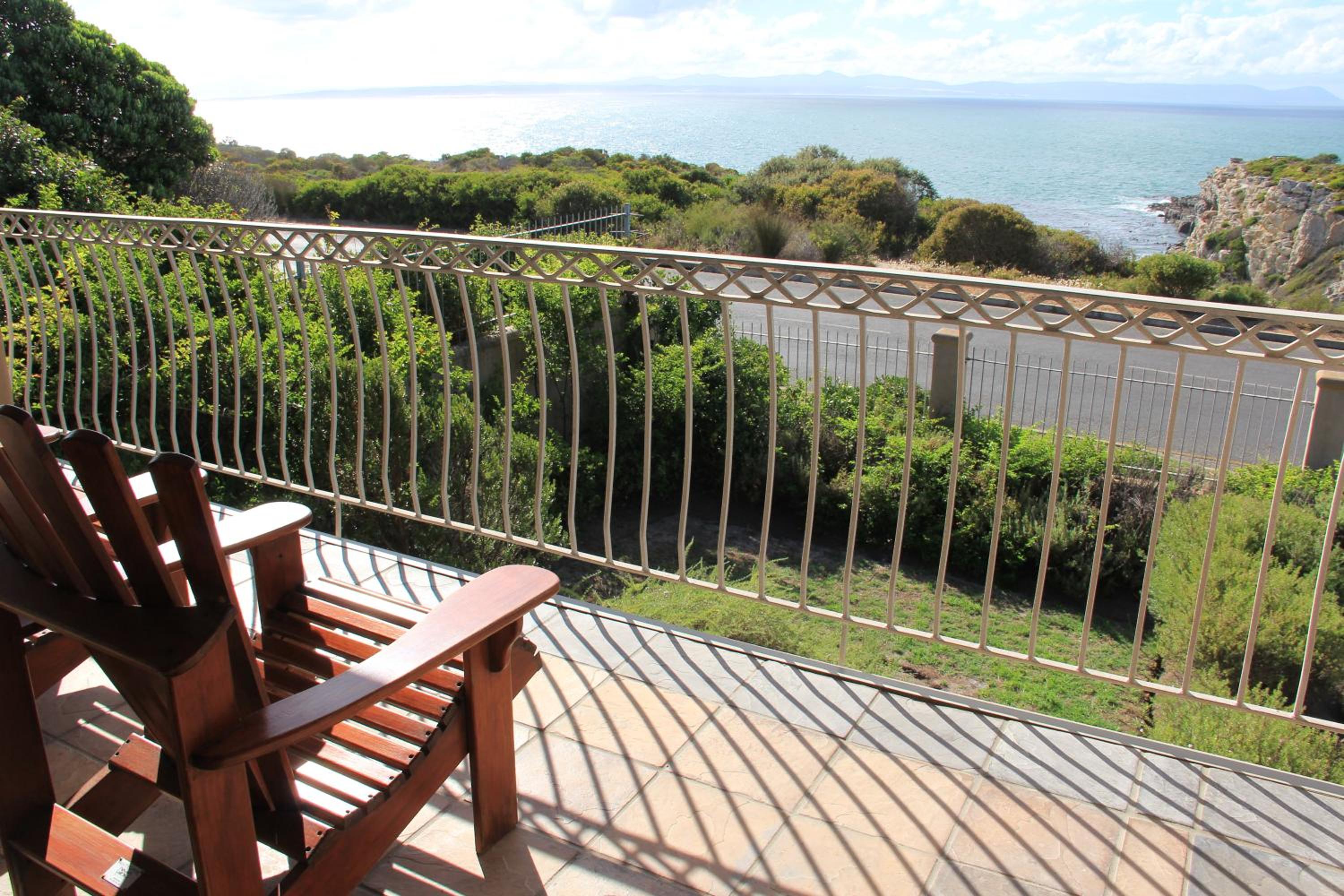 Ground Floor, sea facing - King size bed photo 3