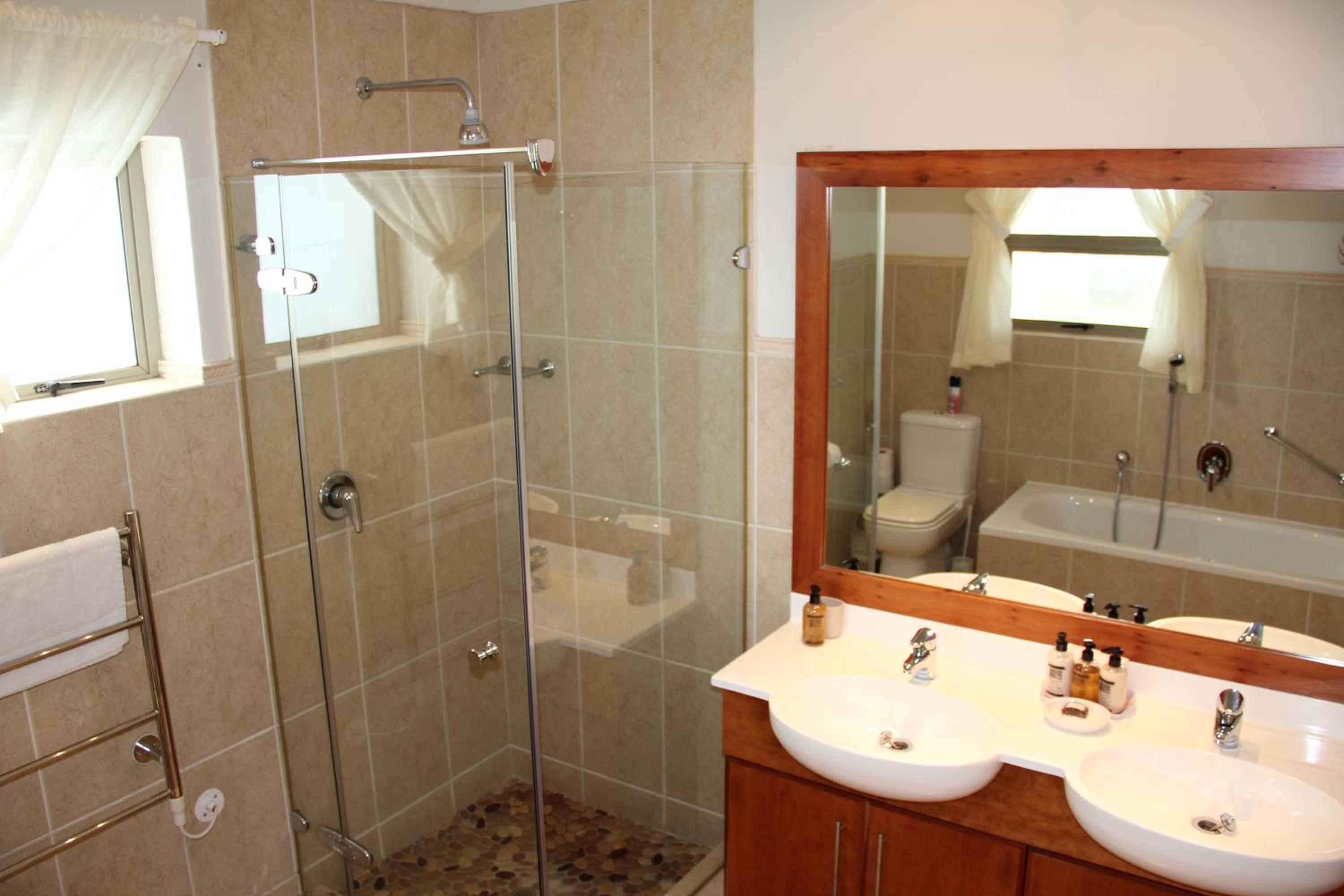 Ground Floor, Sea Facing - Shower only photo 3