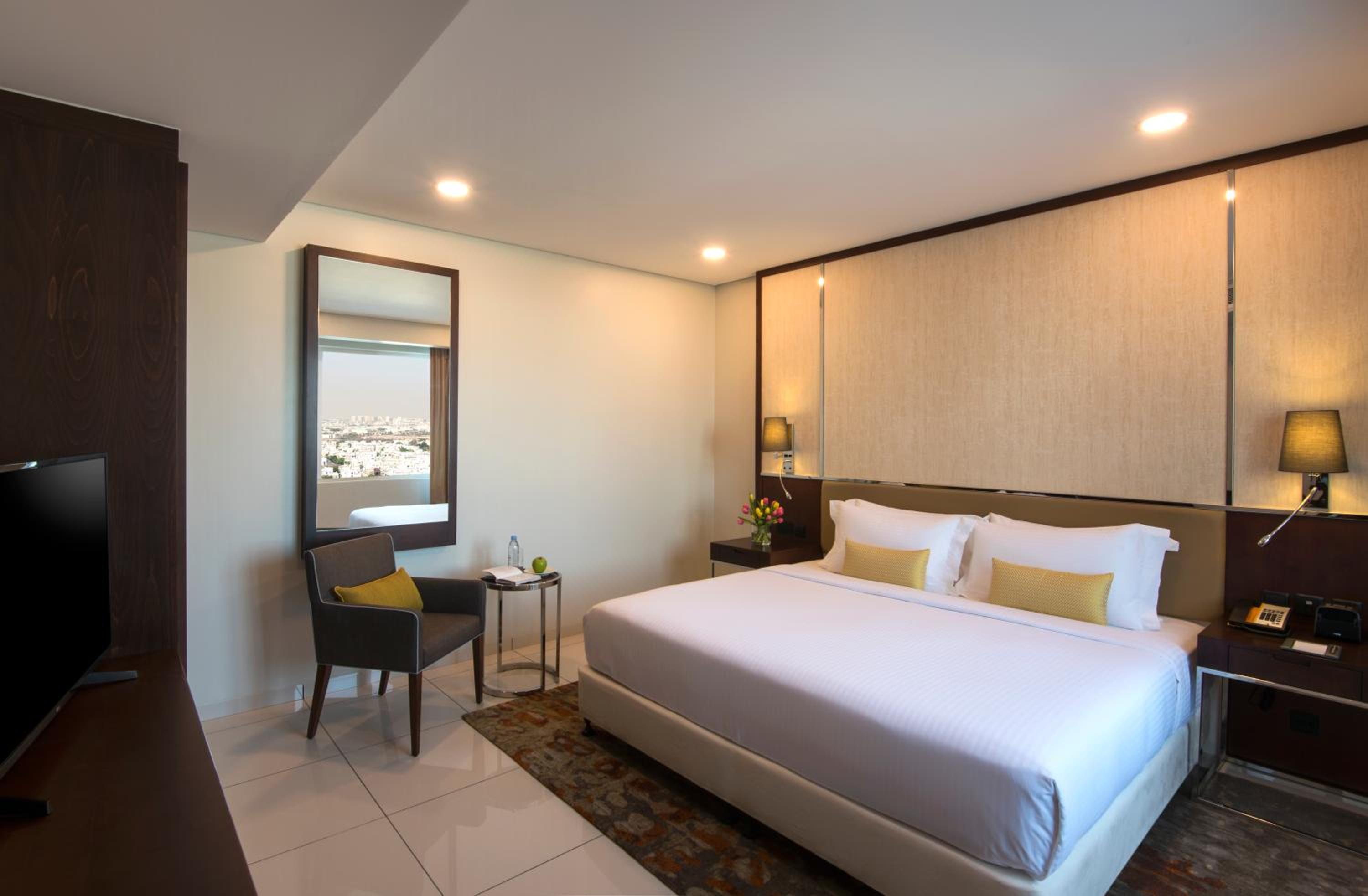 Deluxe One-Bedroom Suite photo 1