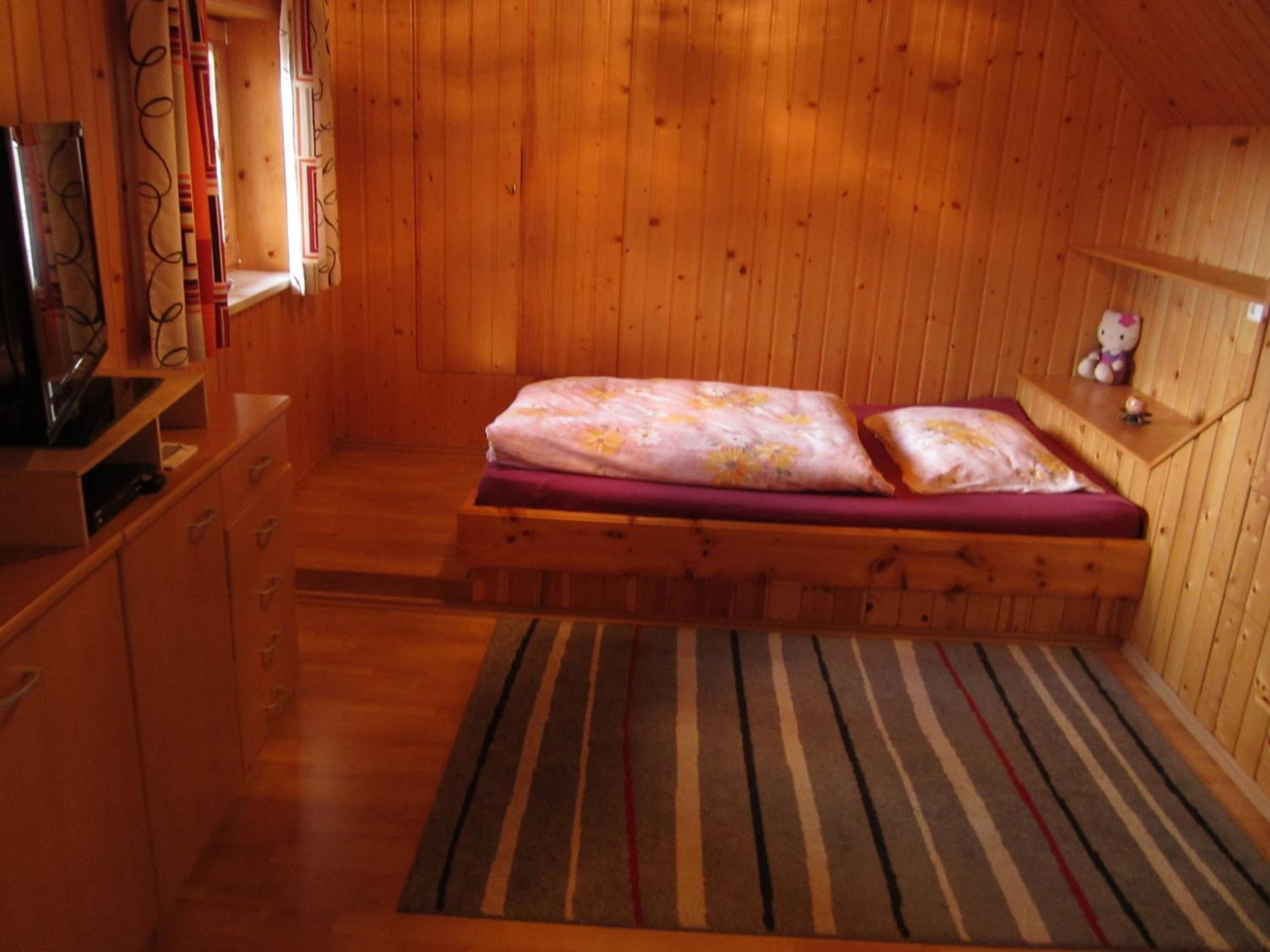 Double Room with Shared Bathroom photo 2