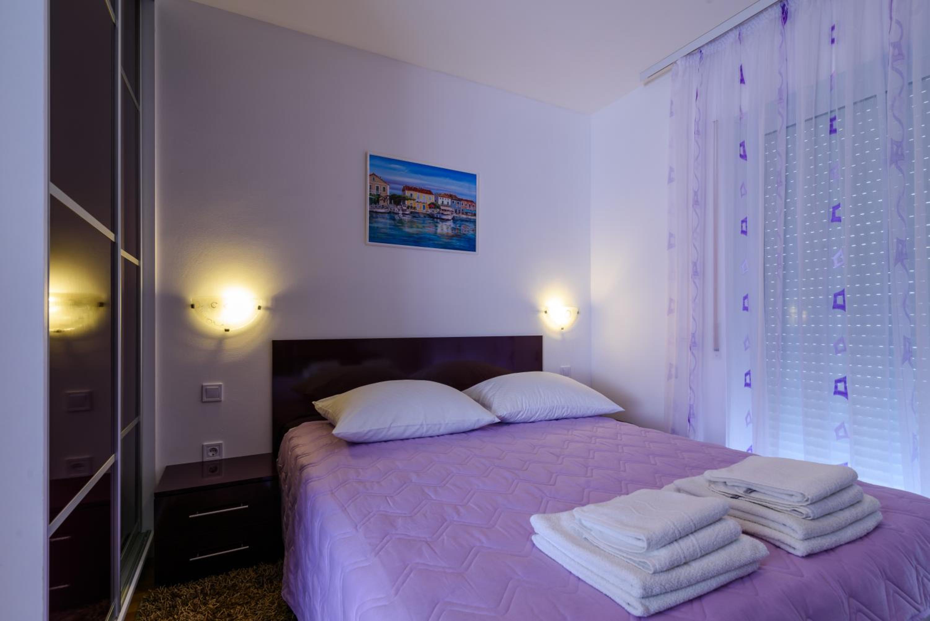 Apartment with Balcony - Photo 13