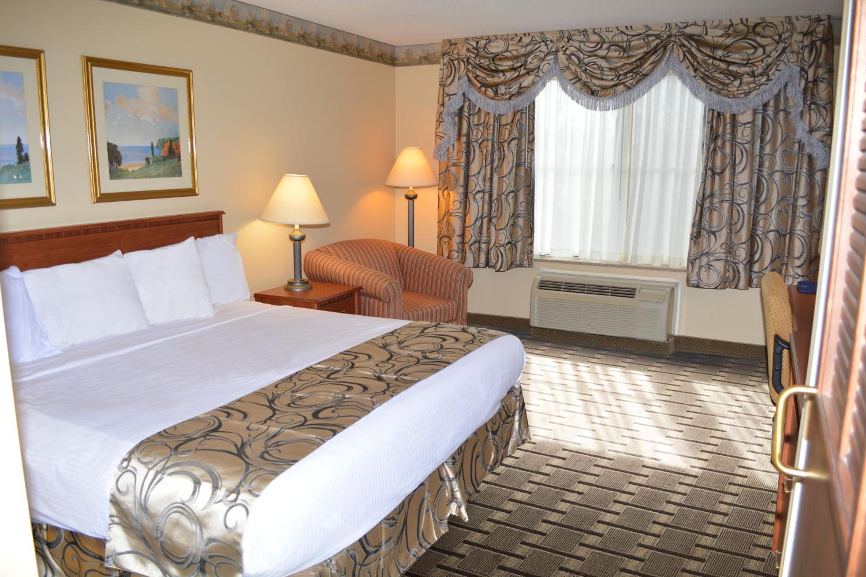 King Room - Non-Smoking - Photo 1