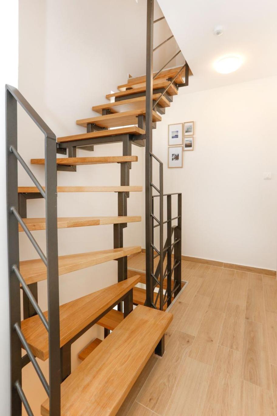 Deluxe Apartment photo 2