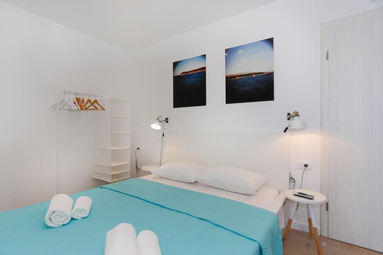 Apartment with Balcony photo 1