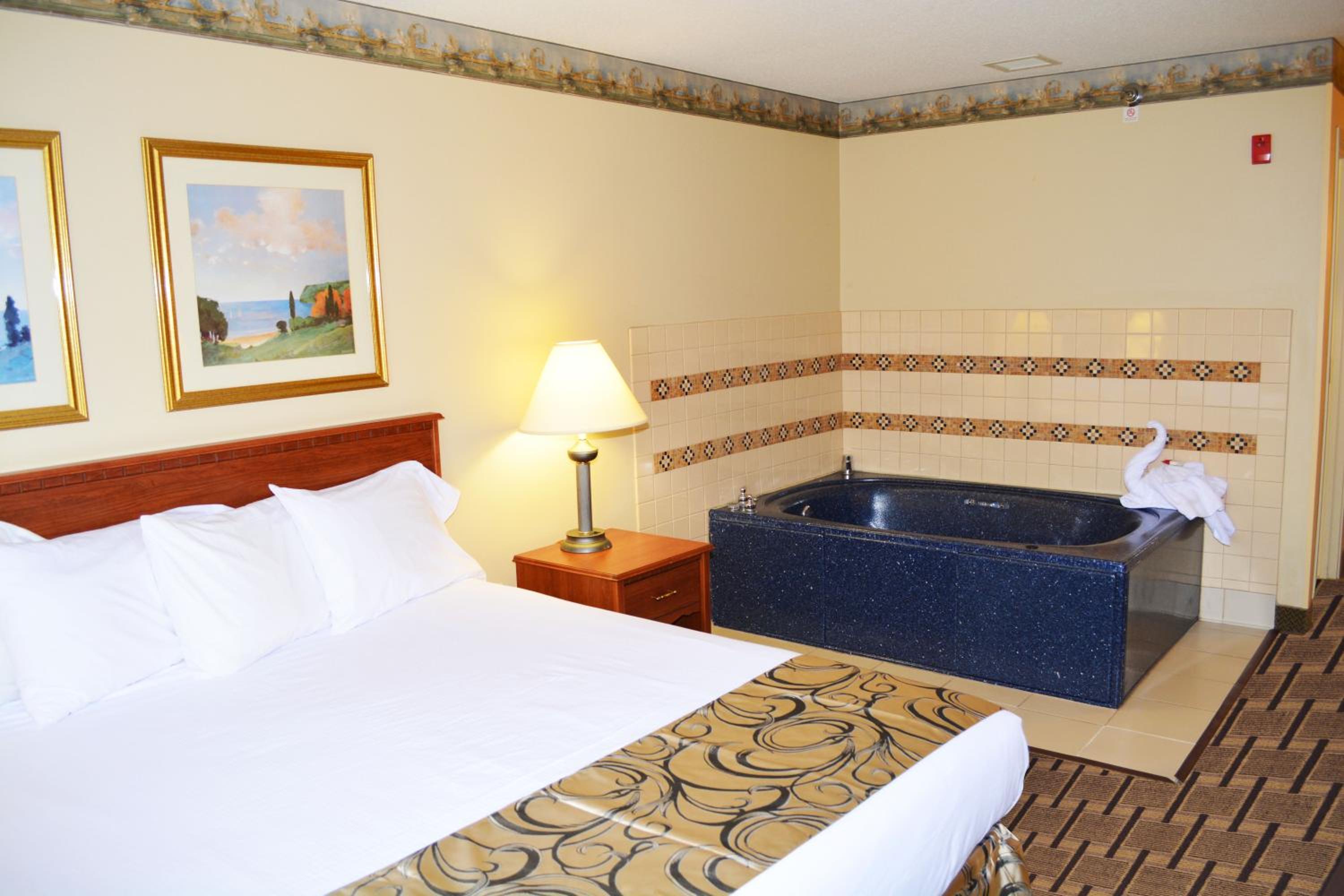 King Studio Suite - Non-Smoking - Photo 4