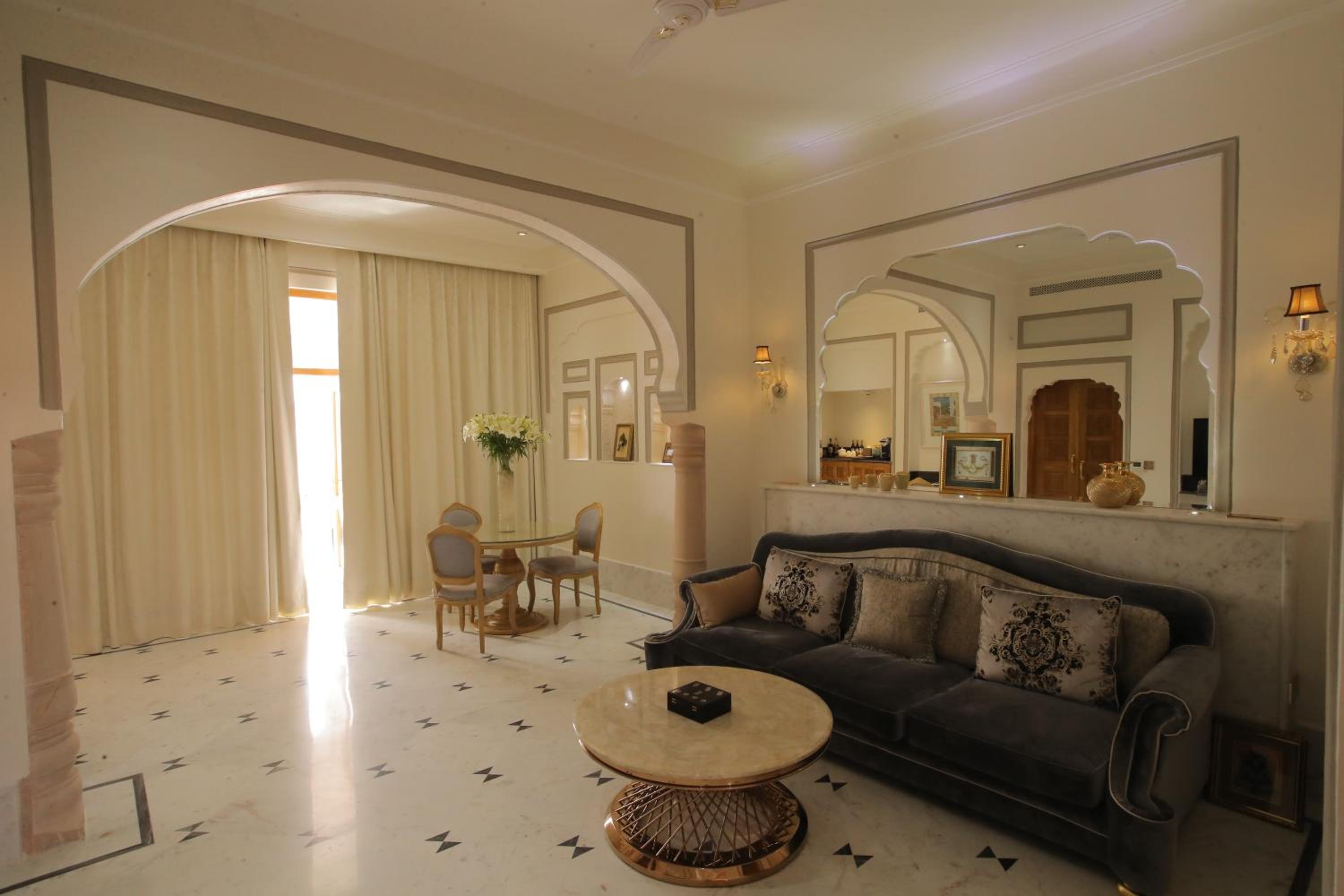  Royal Exclusive Villa Suite with Private Pool : Welcome drink on arrival, 2 pints of Kingfisher lager beer, One child up to 10 years complimentary without extra bed,20% discount on all resort services   - Photo 22