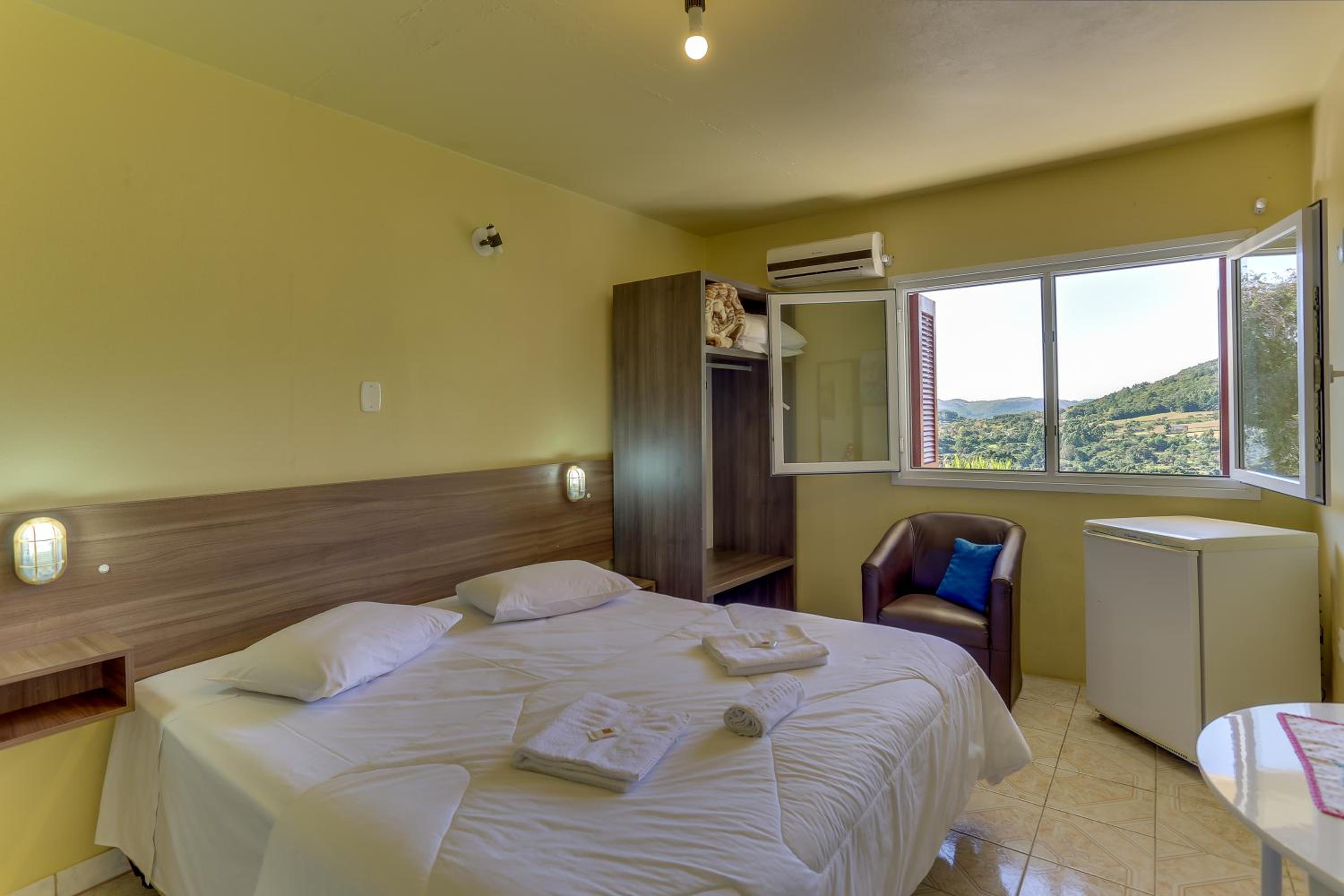 Double Room - Photo 7