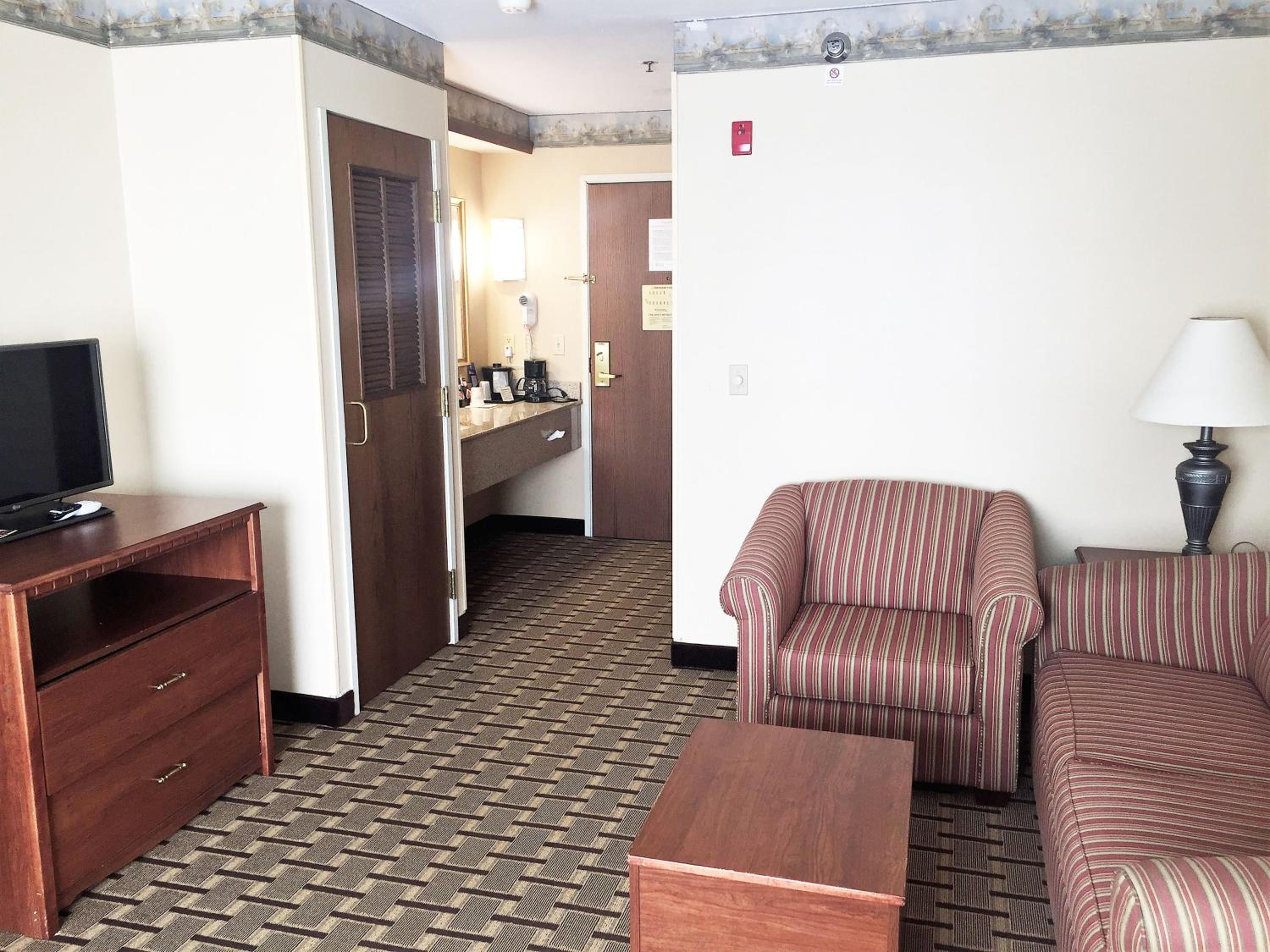 Deluxe King Room - Non-Smoking photo 1