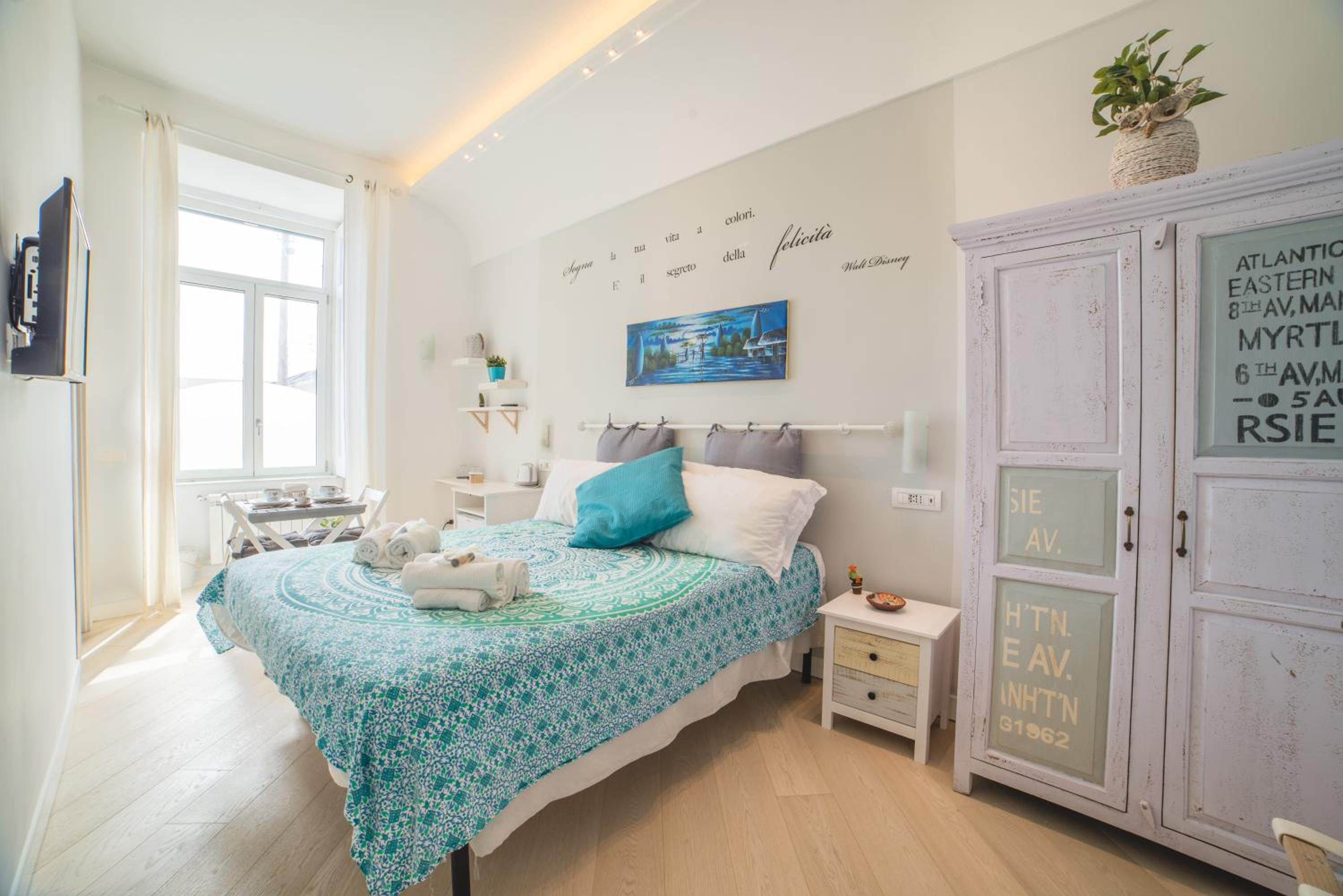 Standard Triple Room with Sea View