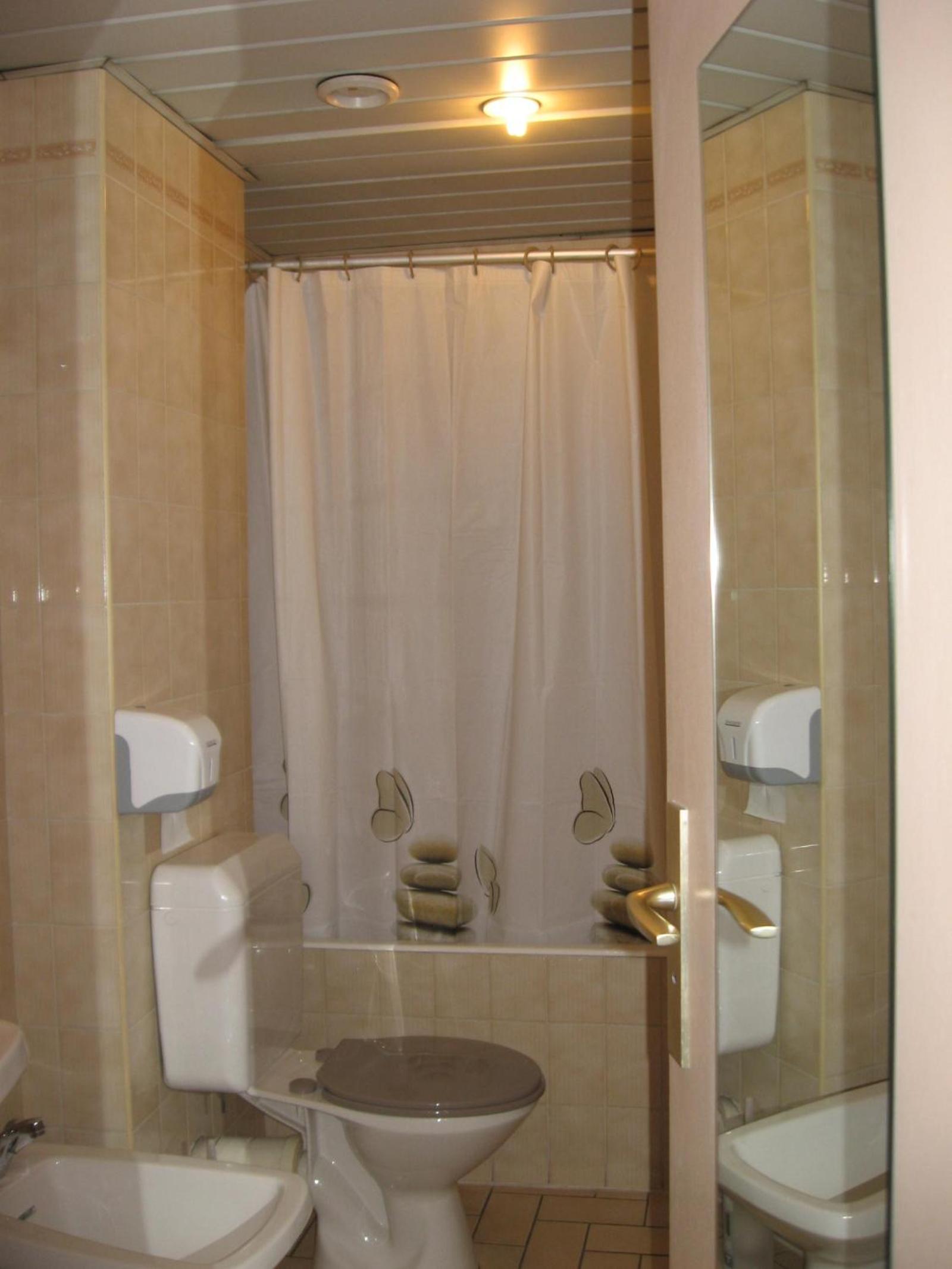 Standard Triple Room photo 3