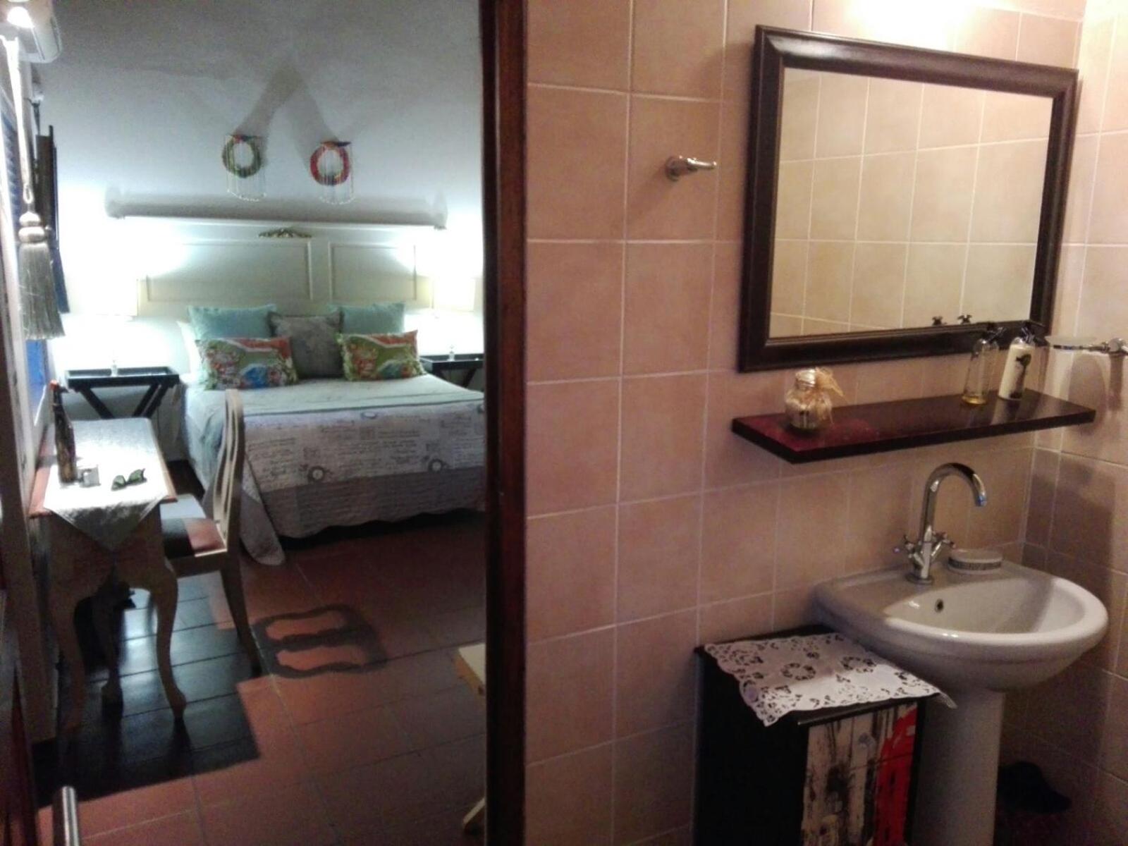 Double Room with Garden View - Photo 6