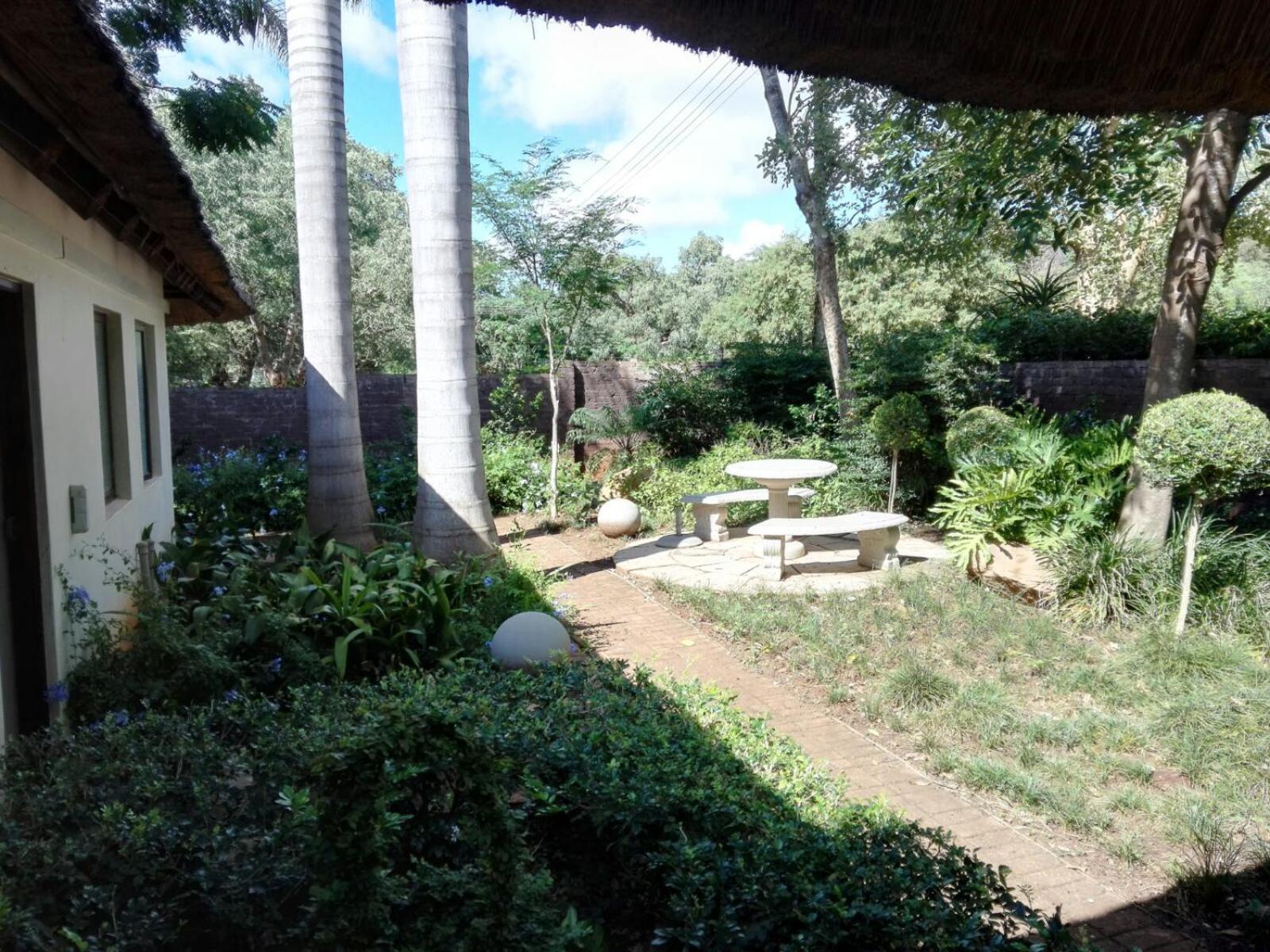 Double Room with Garden View - Photo 7
