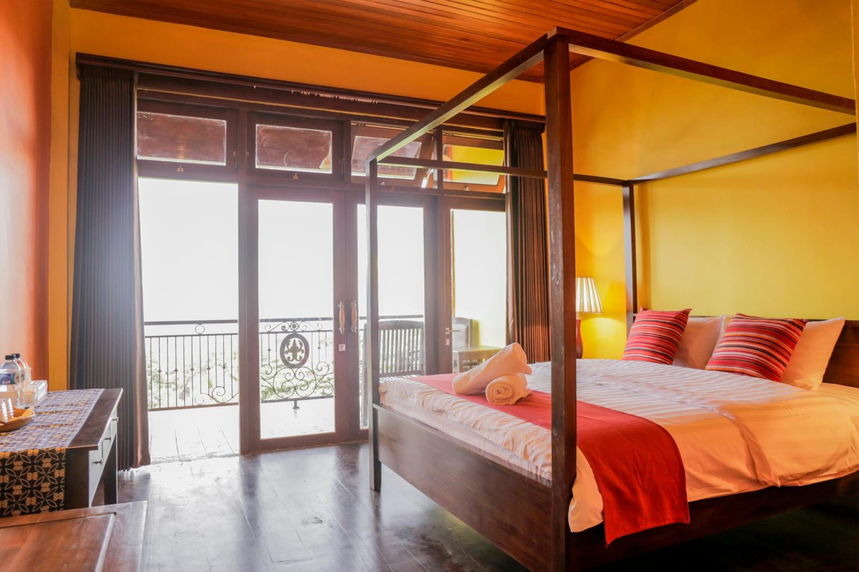 Deluxe Double Room with Balcony and Sea View photo 3