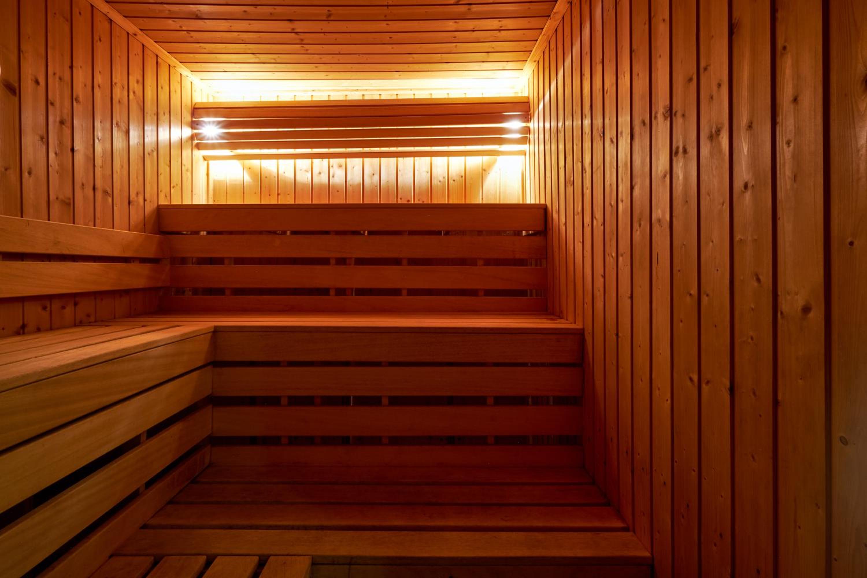 Suite with Sauna - Photo 2