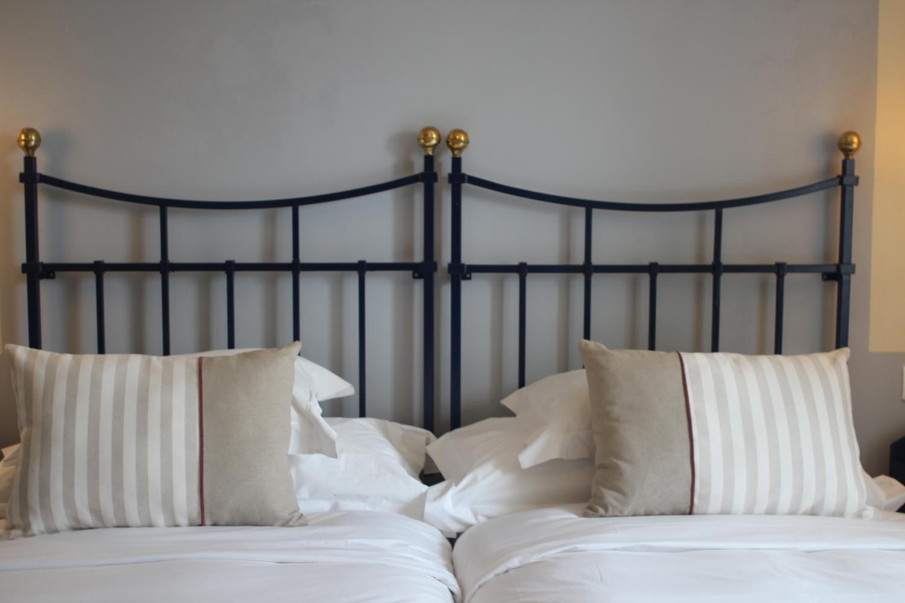 Double or Twin Room thumbnail 6