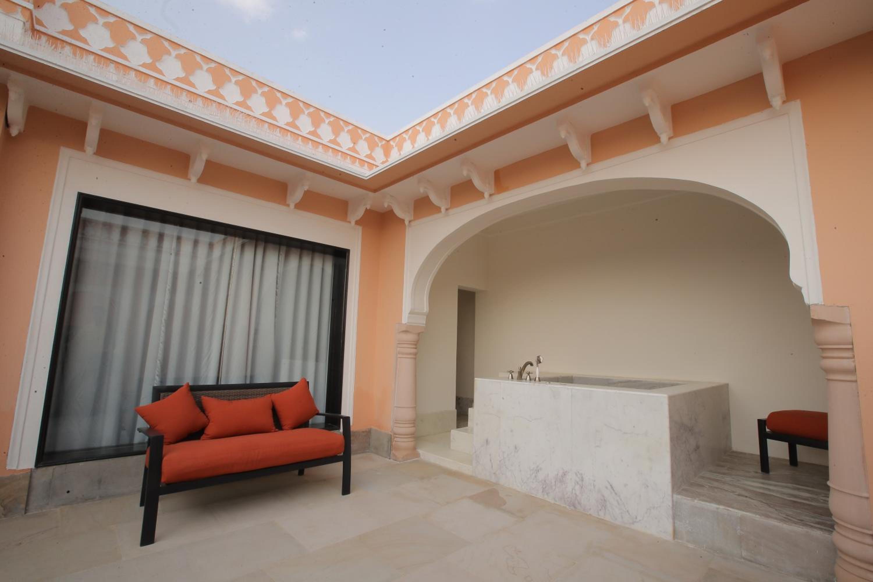 Royal Exclusive Villa Suite with Private Pool : Welcome drink on arrival, 2 pints of Kingfisher lager beer, One child up to 10 years complimentary without extra bed,20% discount on all resort services   - Photo 25