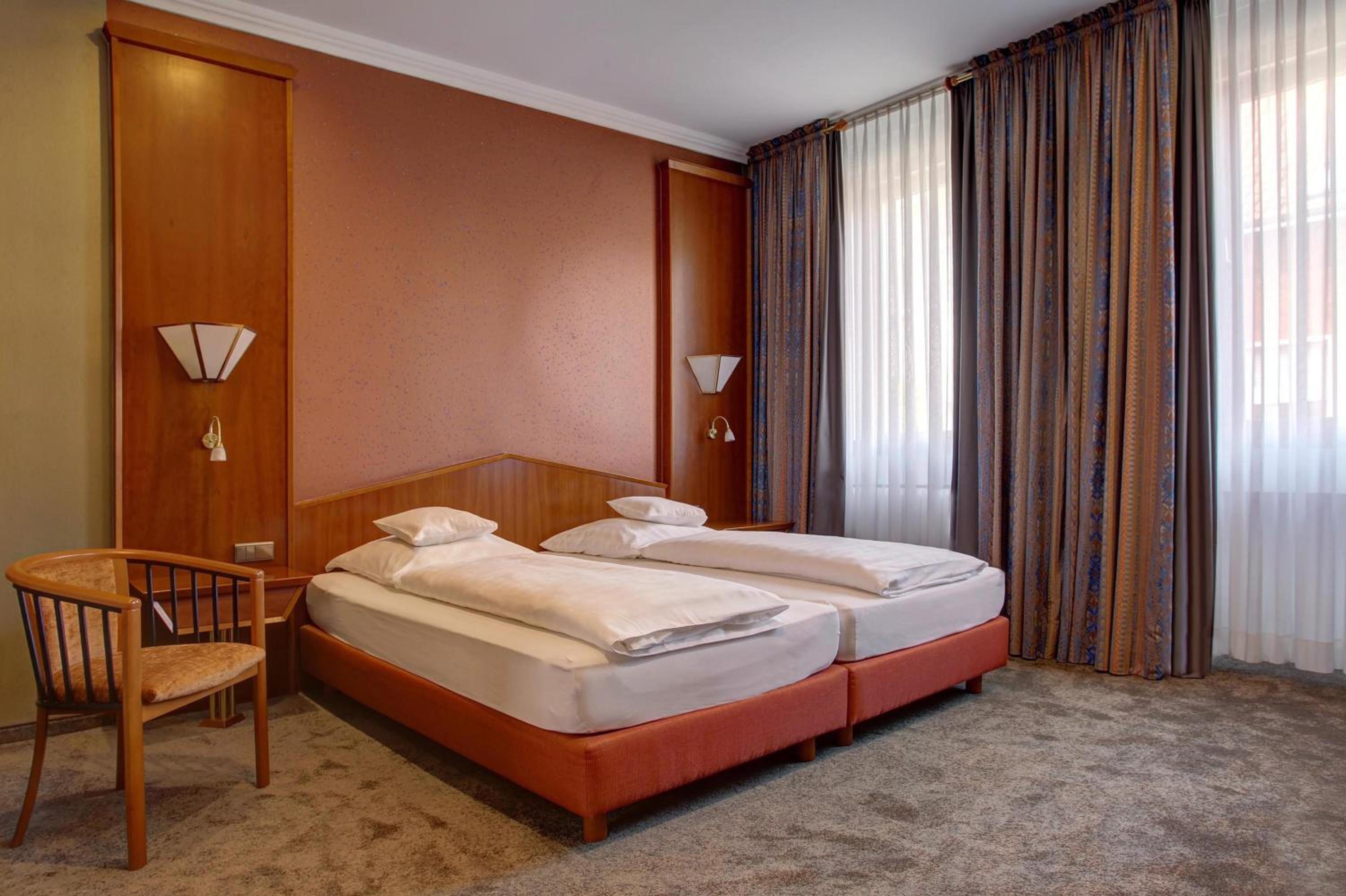 Standard Double Room - Photo 4