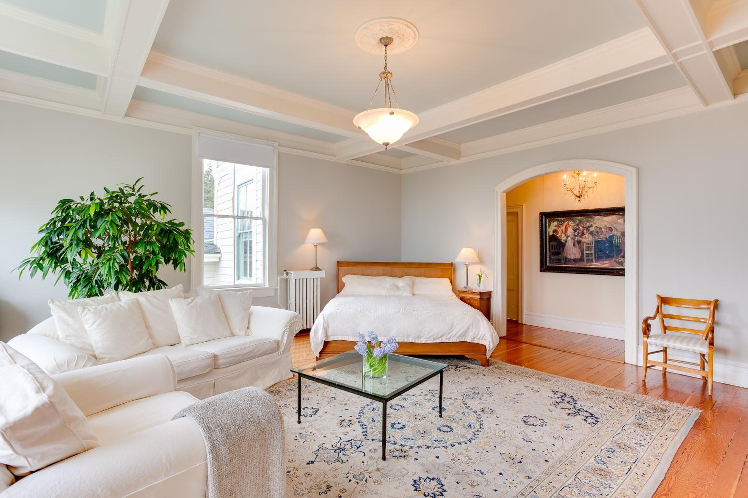 King Suite with Ocean View photo 3