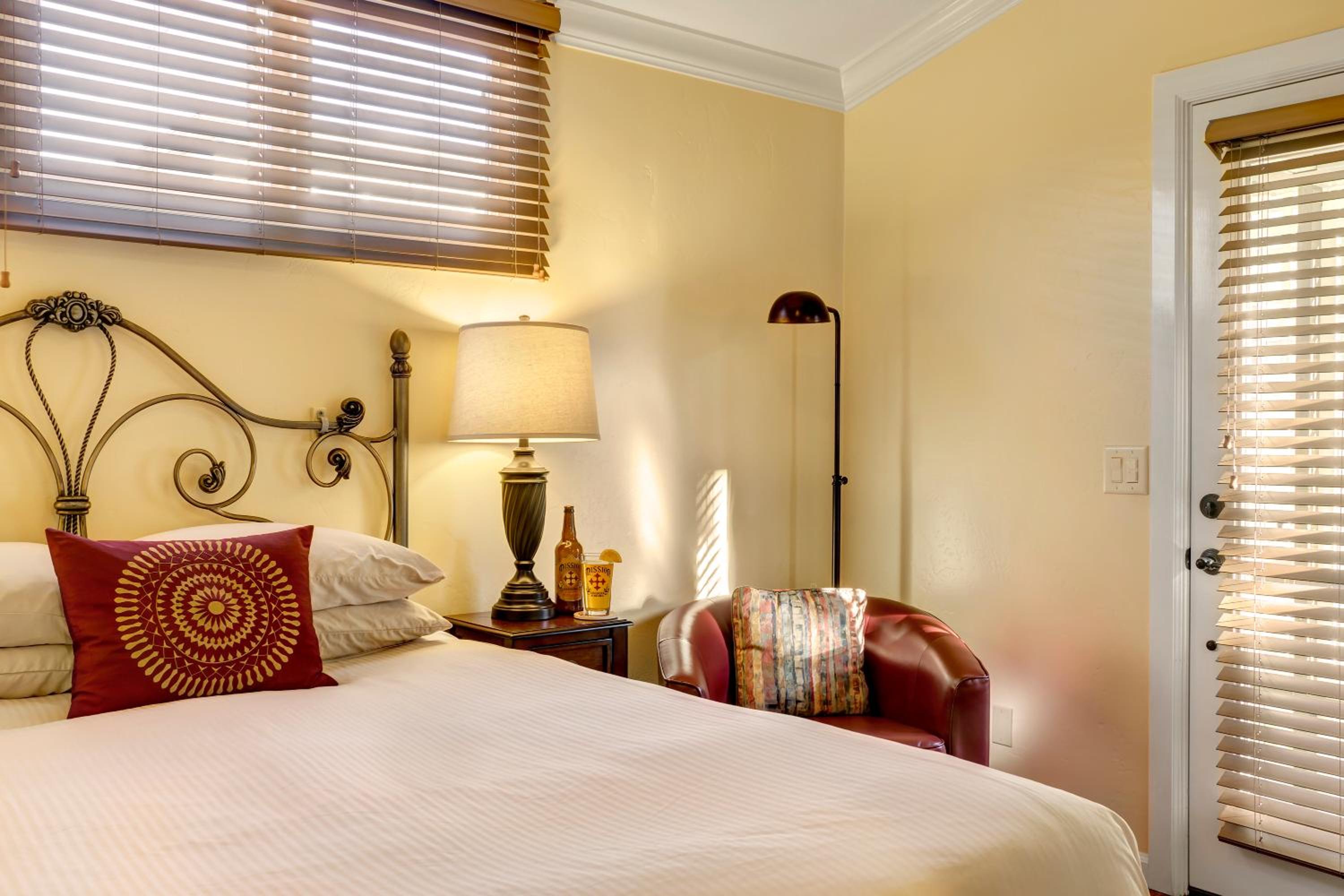 Queen Room With Spa Bath