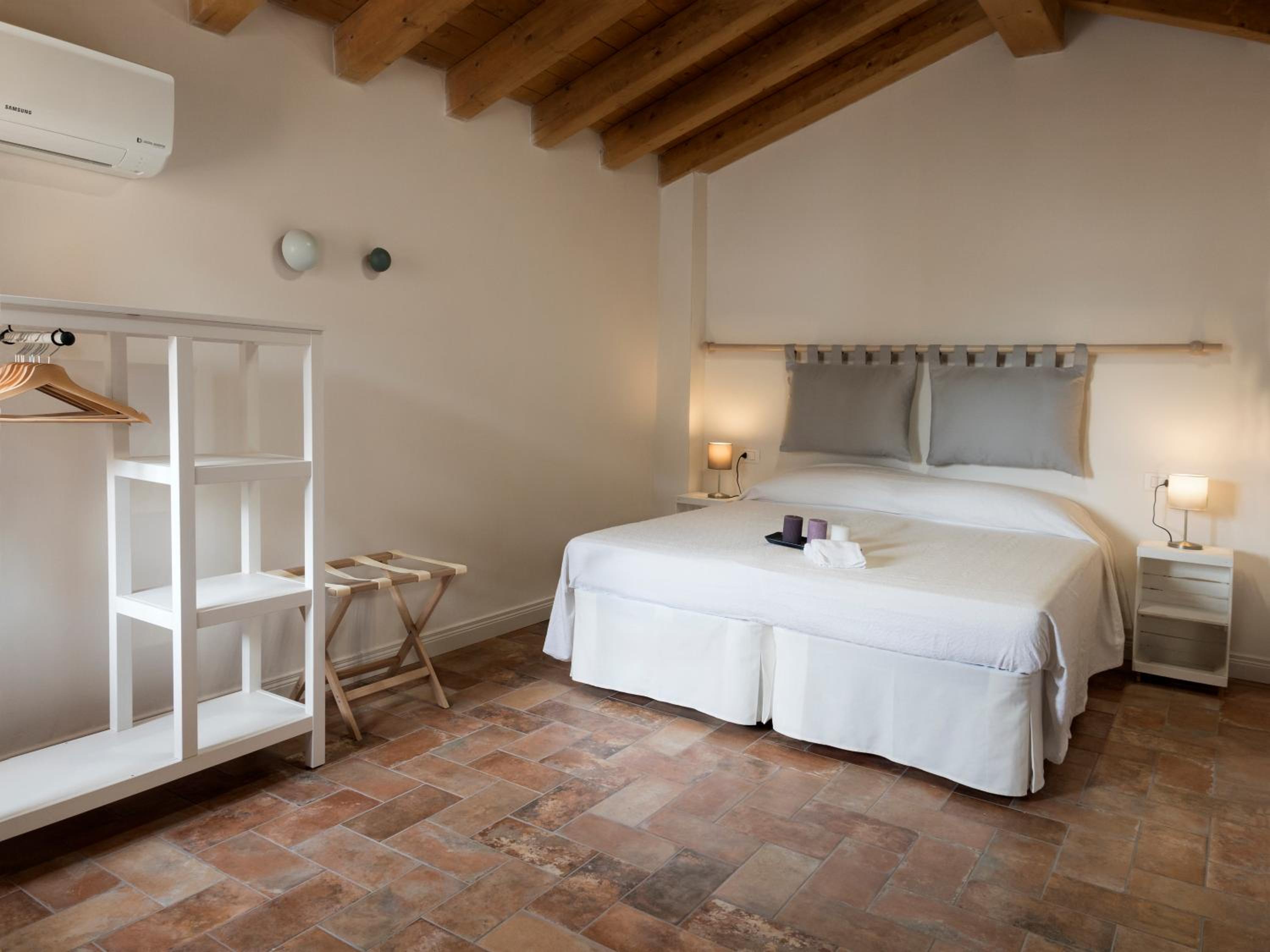 Large Double or Twin Room