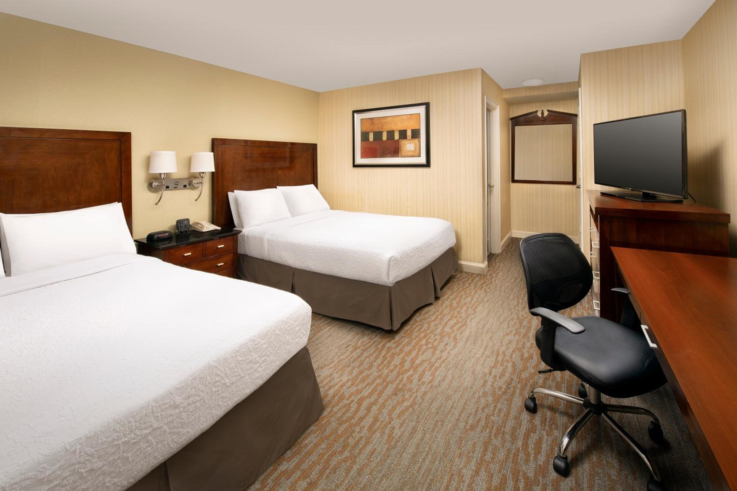 Double Room with Two Double Beds - Photo 1