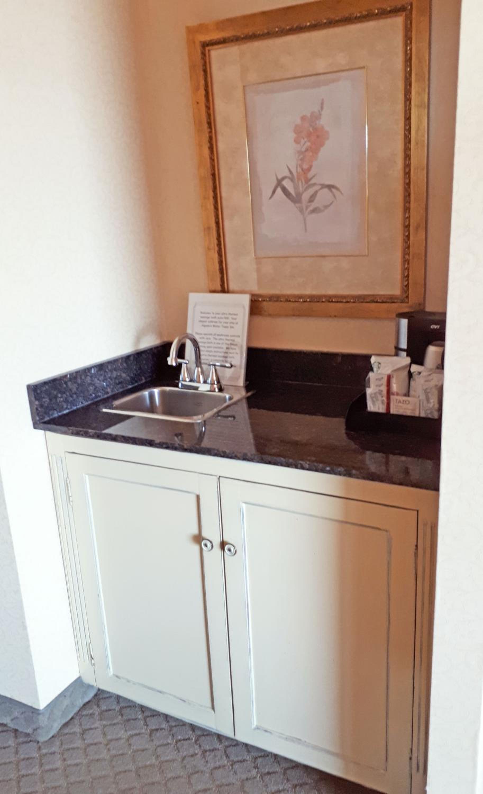 Queen Suite with Spa Bath - Non-Smoking - Photo 2
